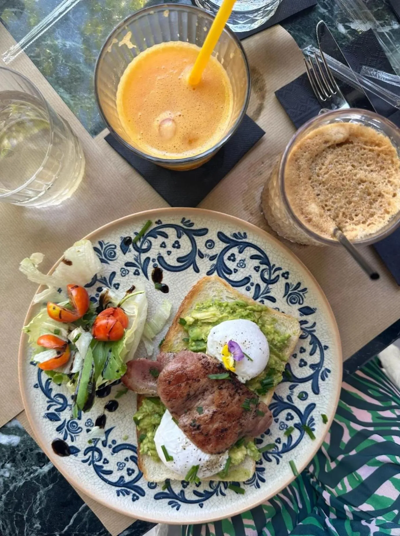 Food and drinks in Jensen Luxury Suites