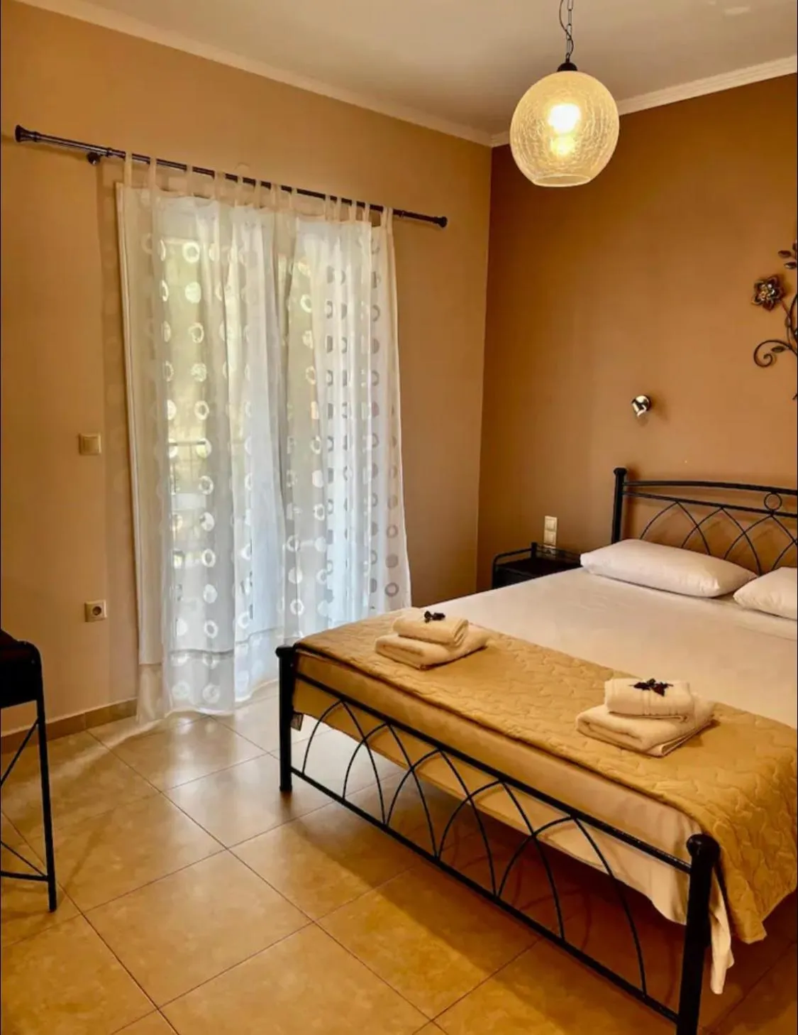 Bed in Valedina Rooms