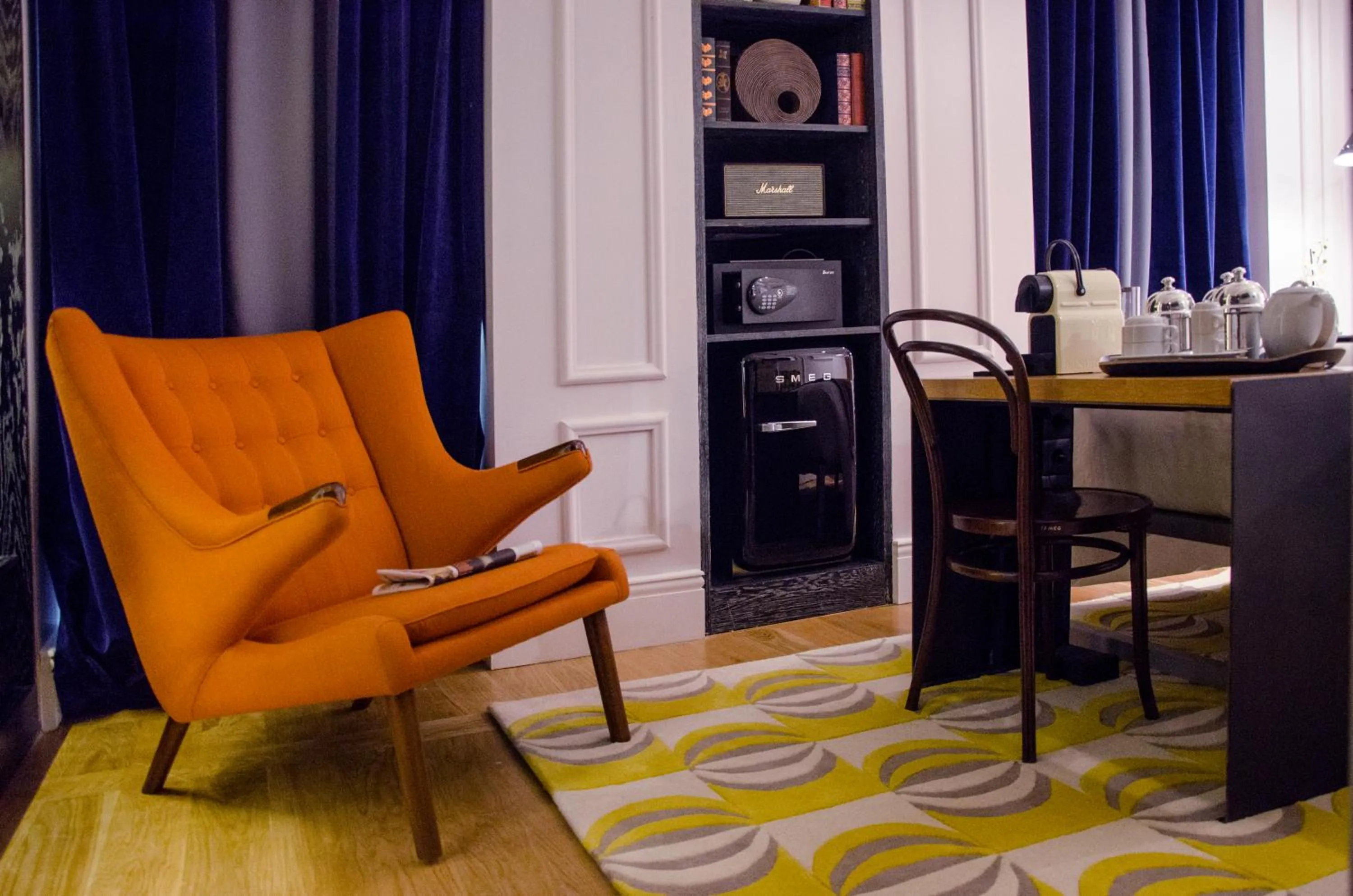 Decorative detail in Browns Central Hotel