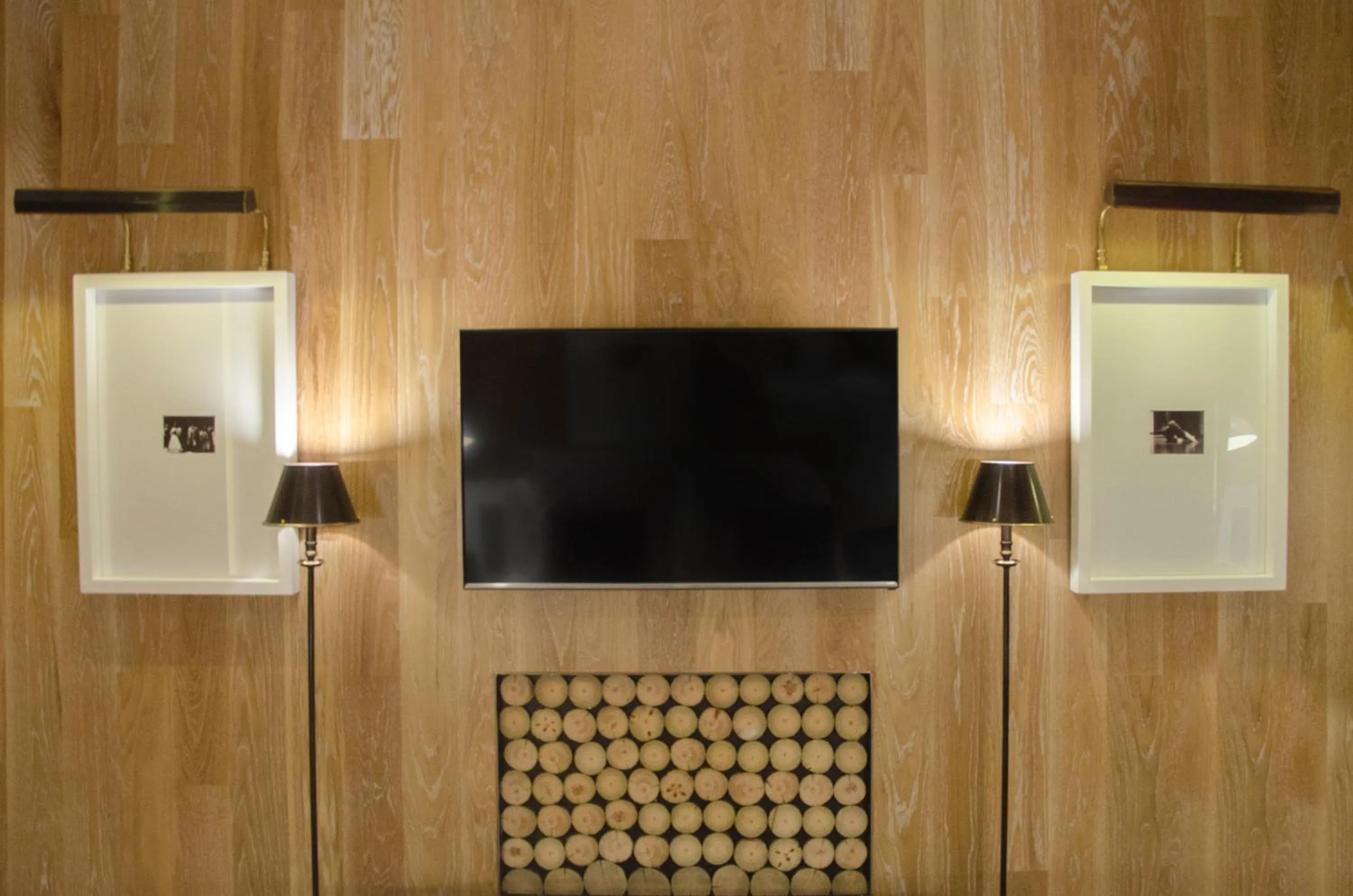 Photo of the whole room in Browns Central Hotel