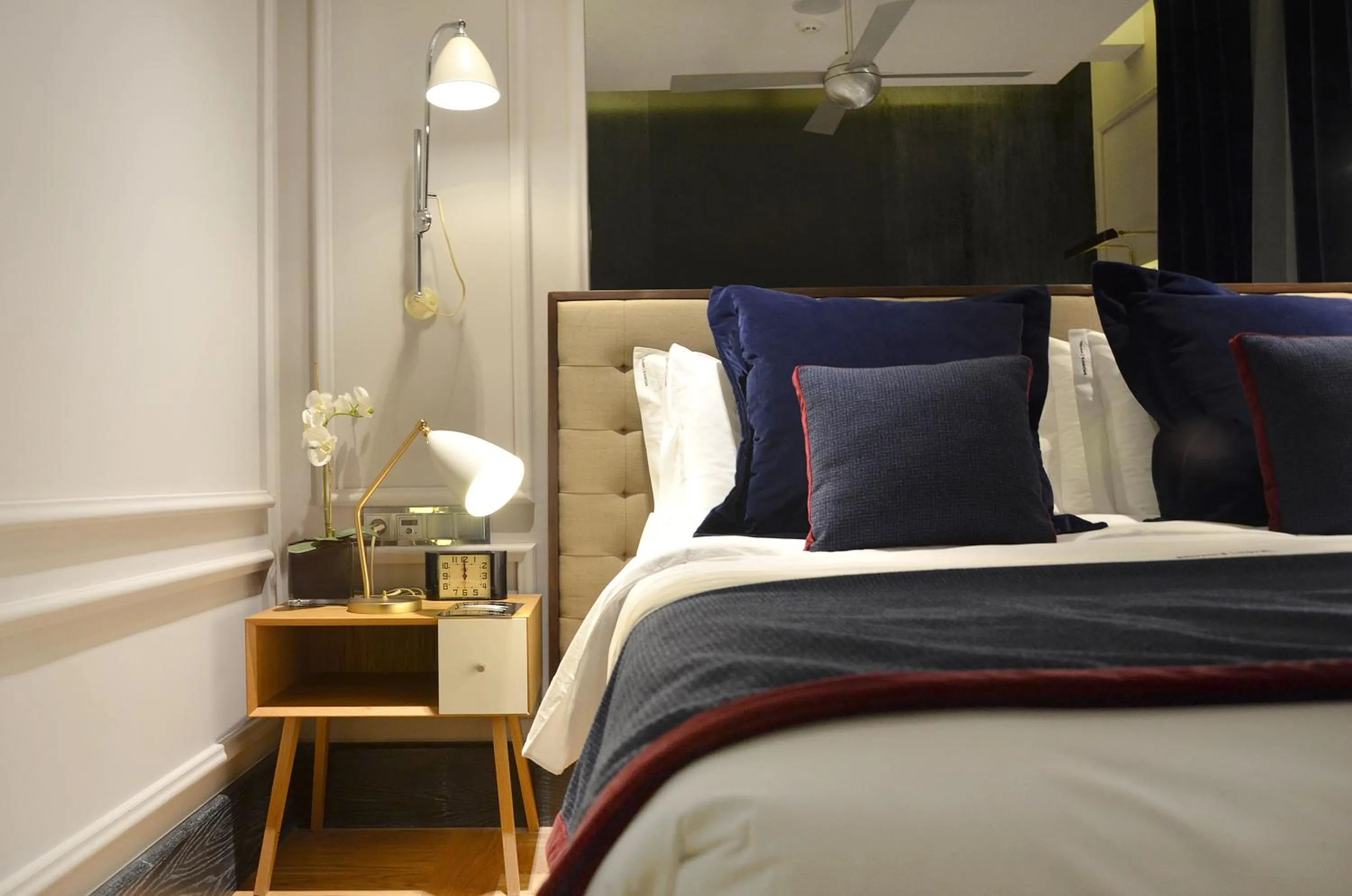 Bedroom, Bed in Browns Central Hotel