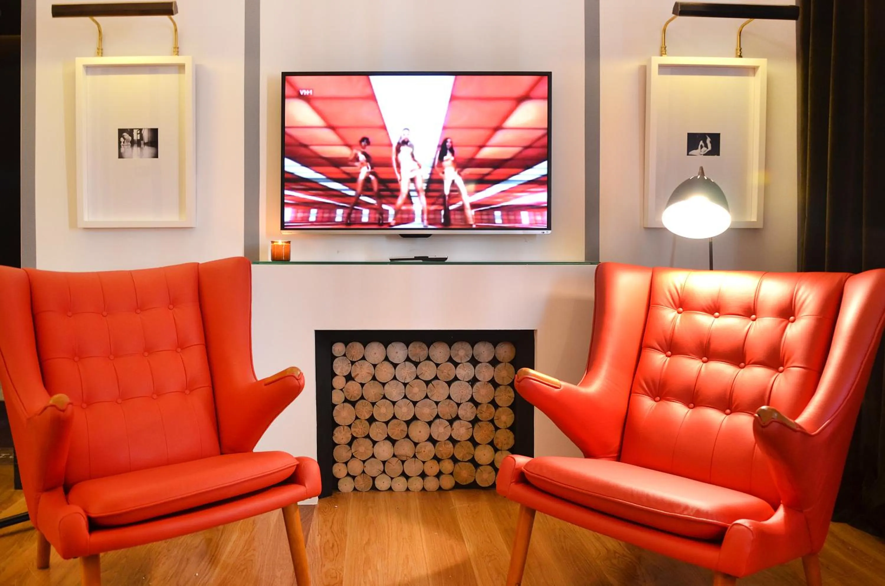 TV and multimedia in Browns Central Hotel