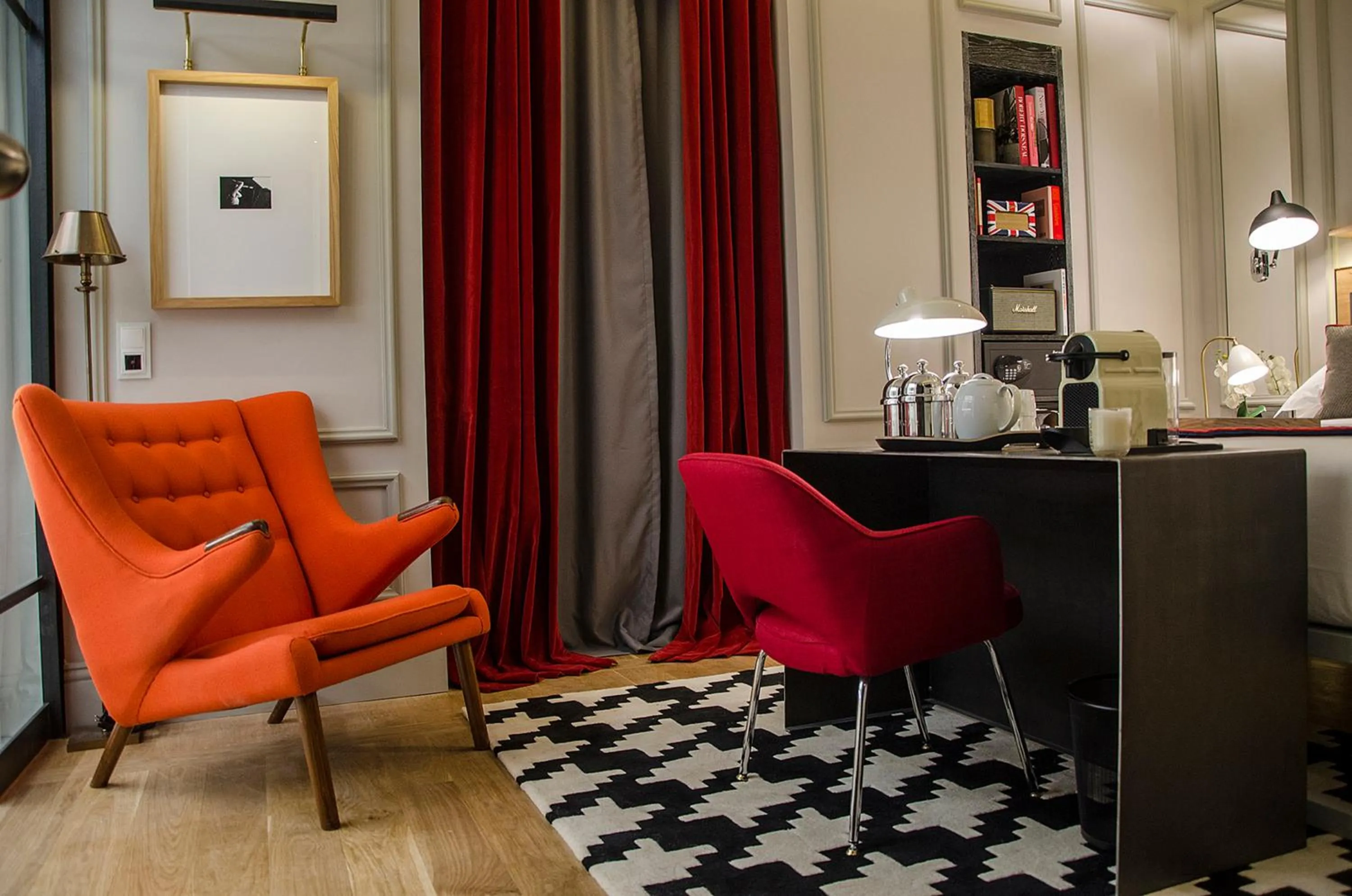 Coffee/tea facilities in Browns Central Hotel