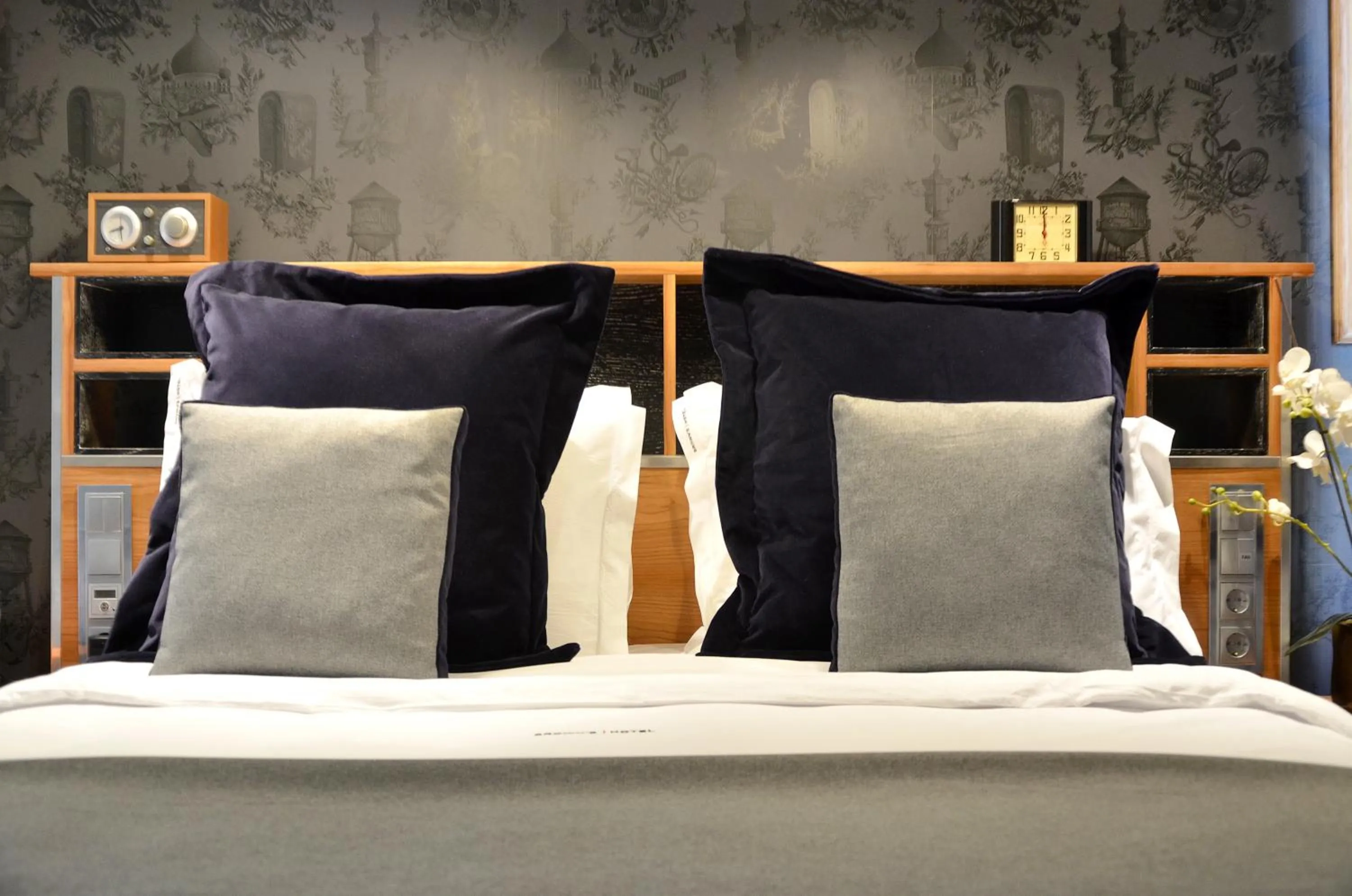 Bedroom, Bed in Browns Central Hotel