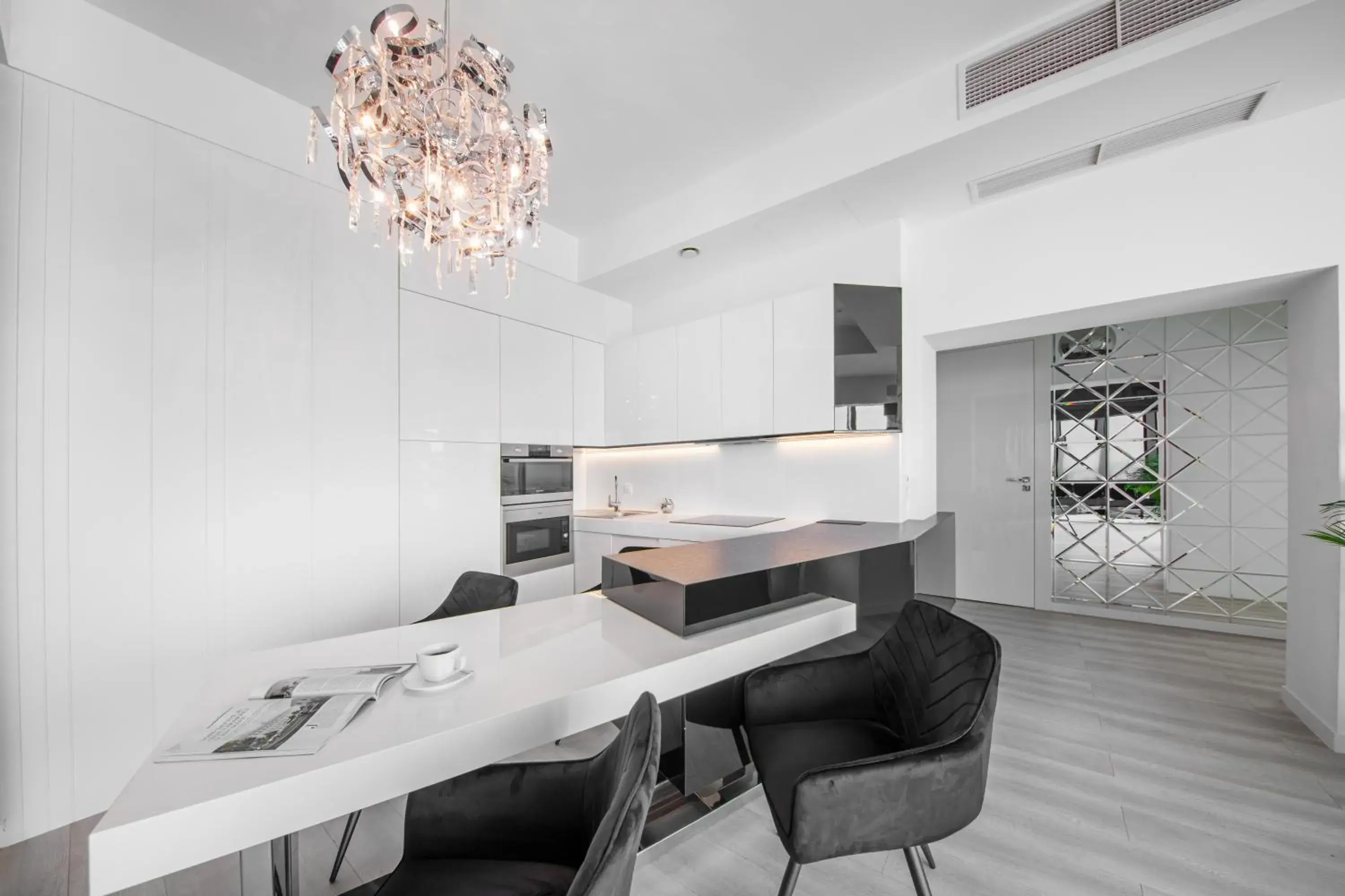 Luxury Suite in Sky Tower Apartamenty - In The Sky Apartments Luxury Suite in Sky Tower Apartamenty - In The Sky Apartments