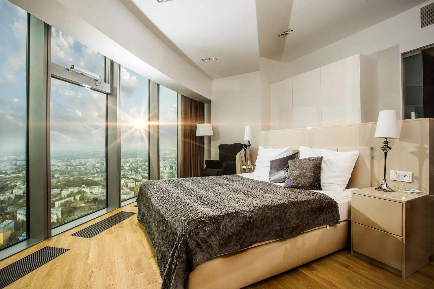 Bedroom, Bed in In The Sky - Apartamenty w Sky Tower