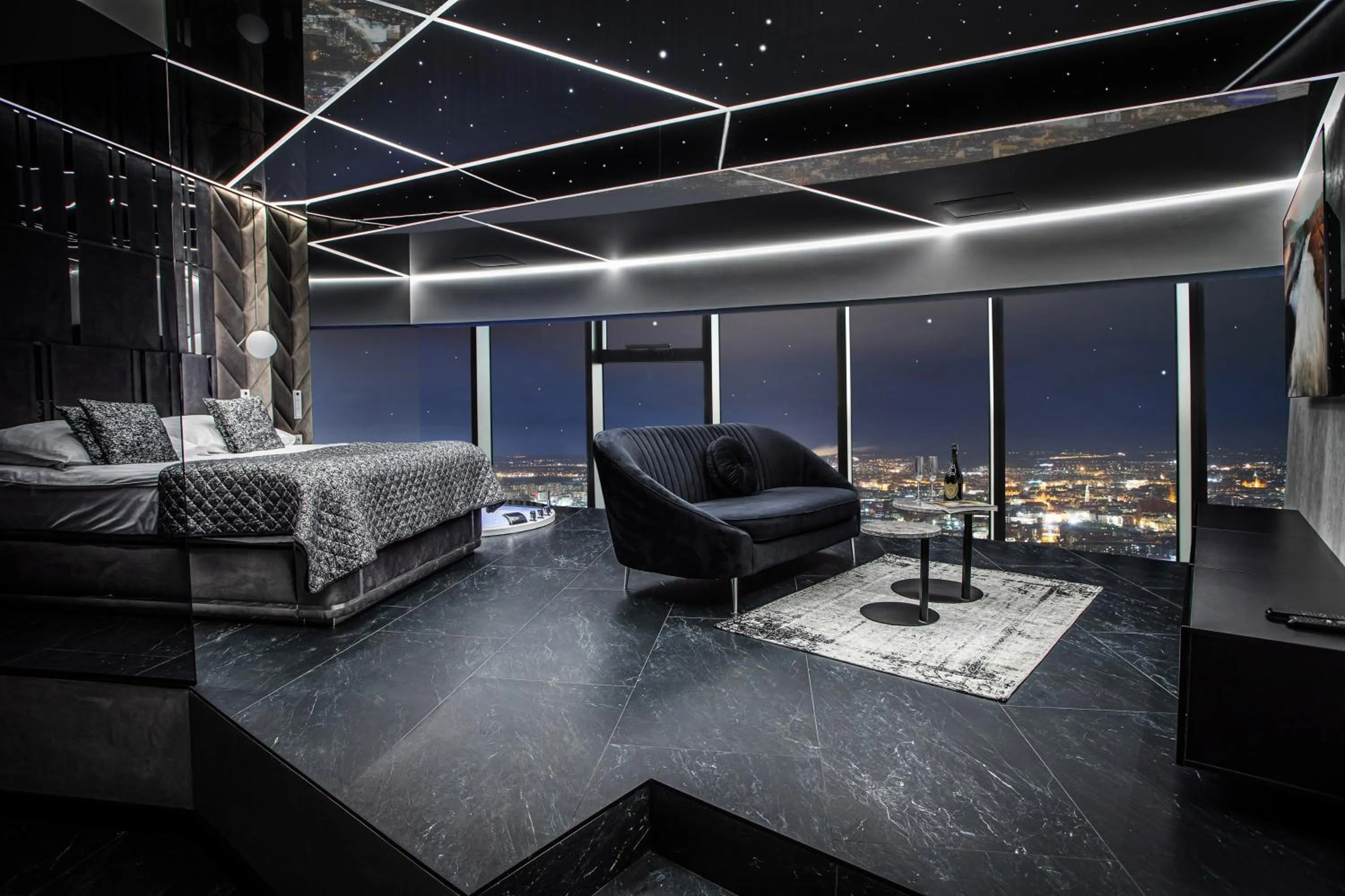 Bed in In The Sky - Apartamenty w Sky Tower