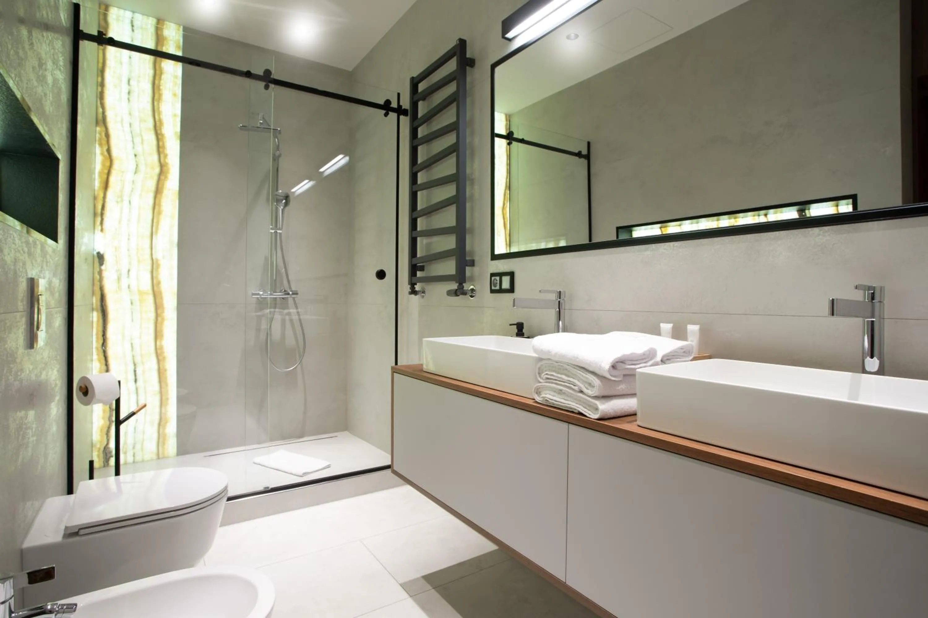 Shower in In The Sky - Apartamenty w Sky Tower