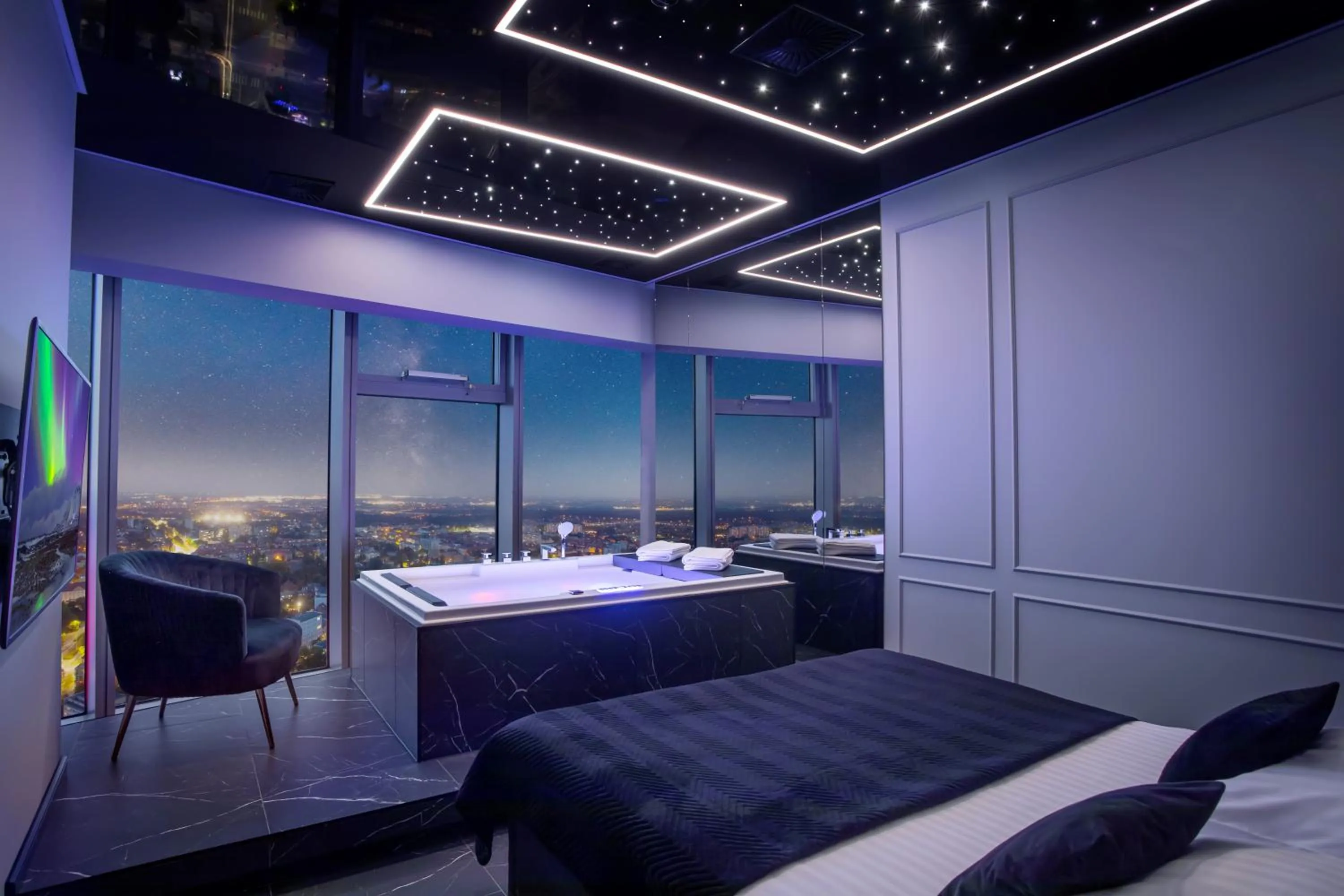 Bird's eye view, Bed in In The Sky - Apartamenty w Sky Tower