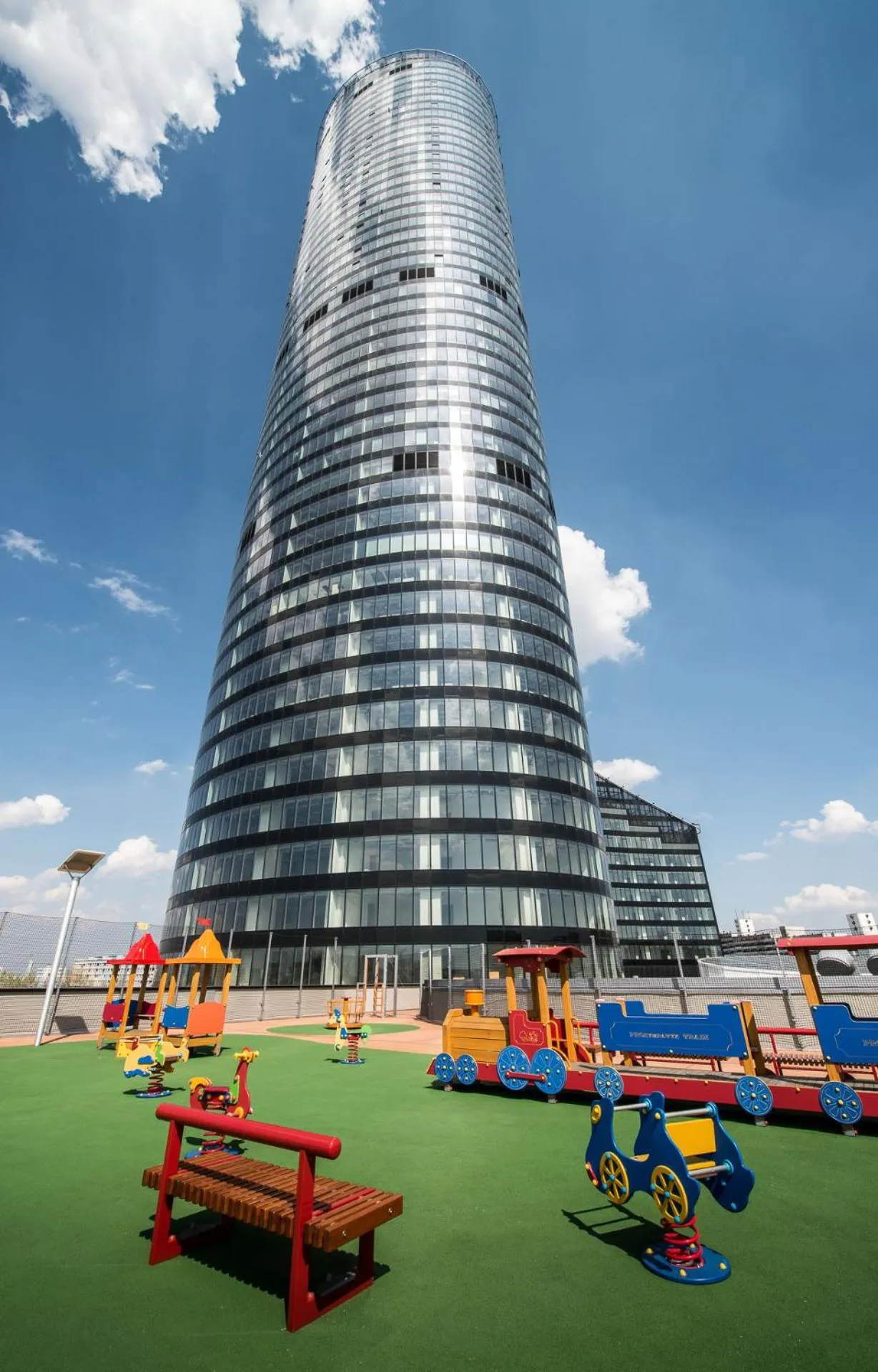 Property building in In The Sky - Apartamenty w Sky Tower