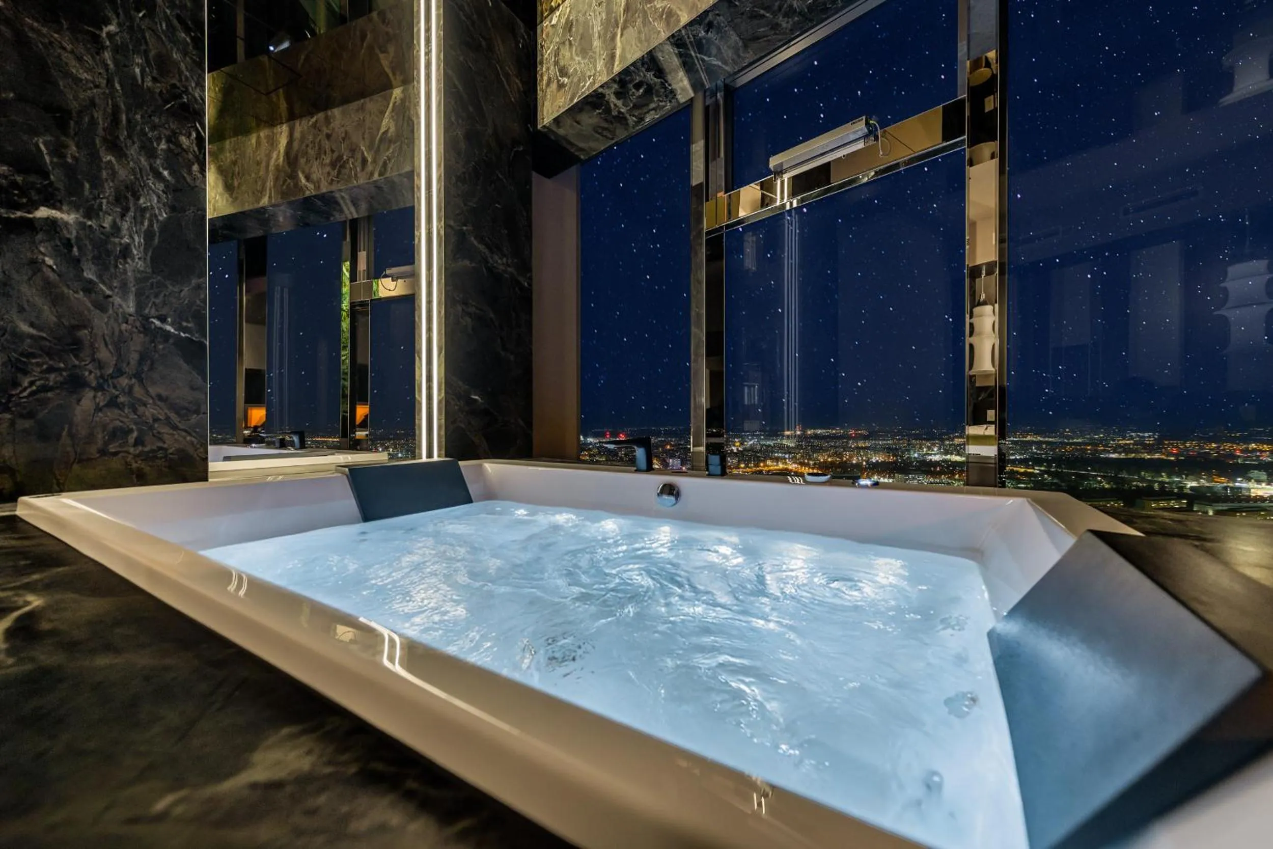 Sky Tower Apartamenty - In The Sky Apartments