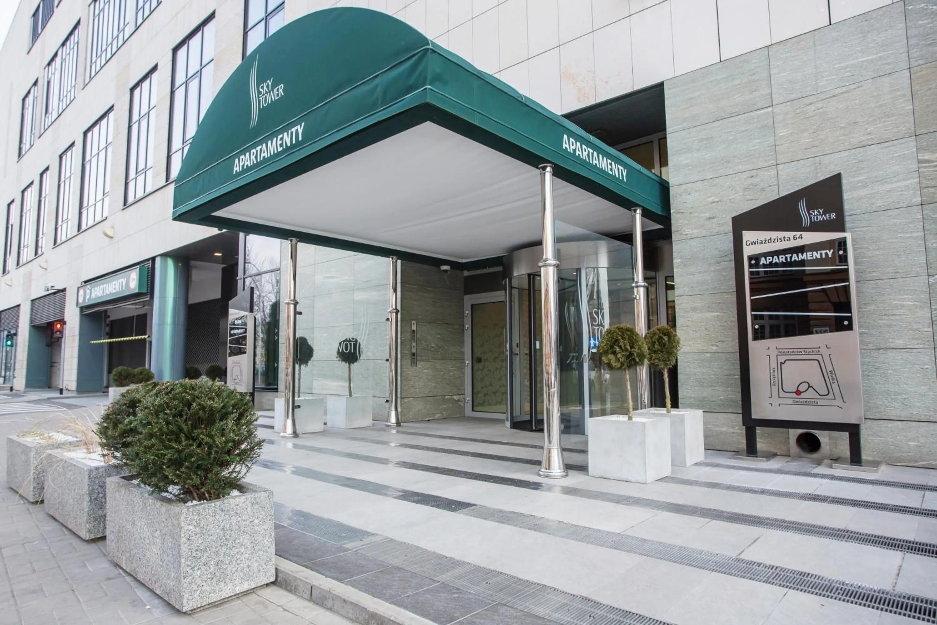 Property building in In The Sky - Apartamenty w Sky Tower