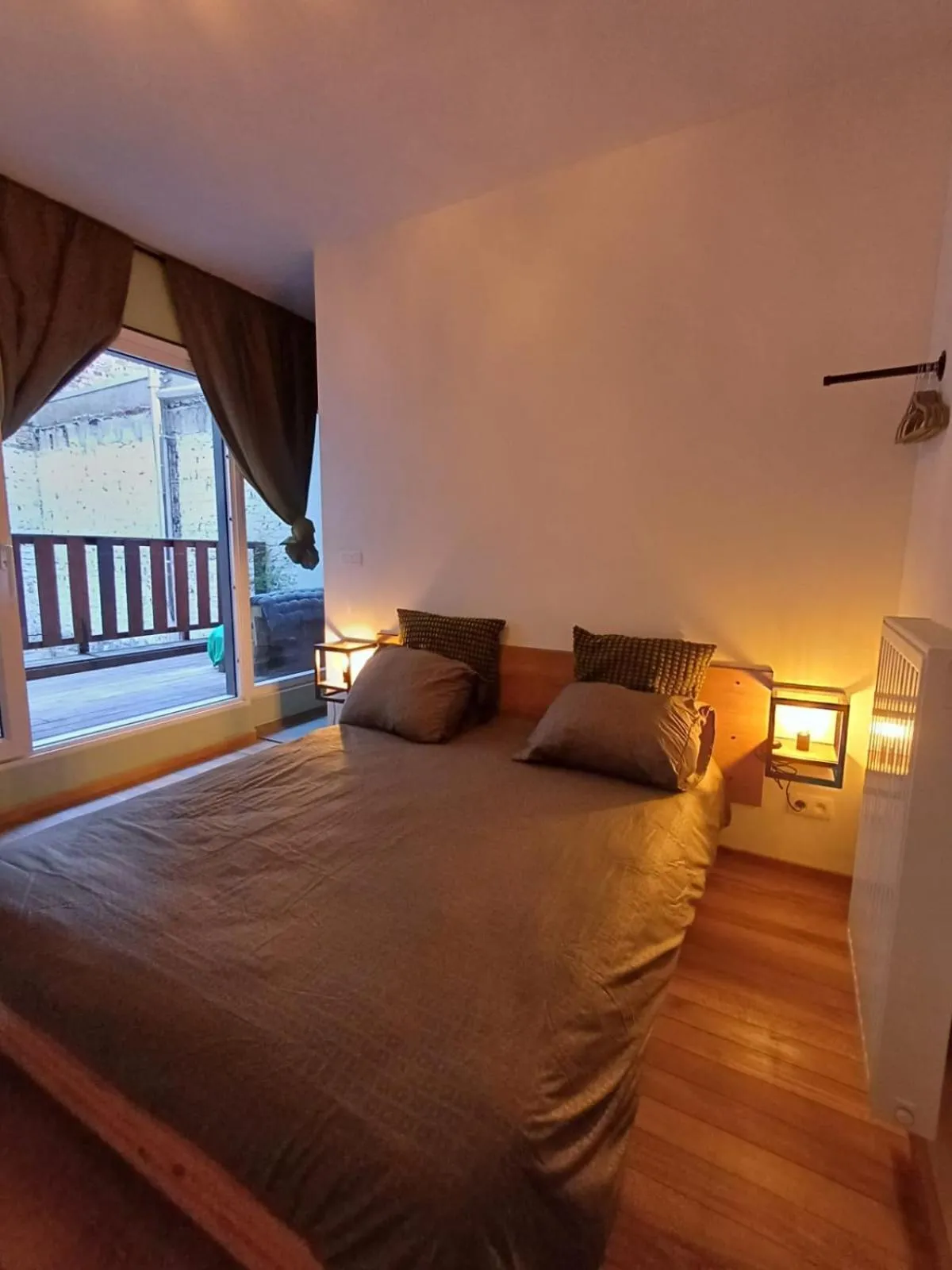Bed in 1- Summer Breeze Apartment