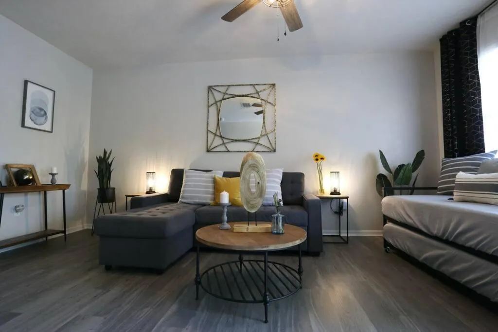 Renovated Modern Industrial Suite 2 BR Condo