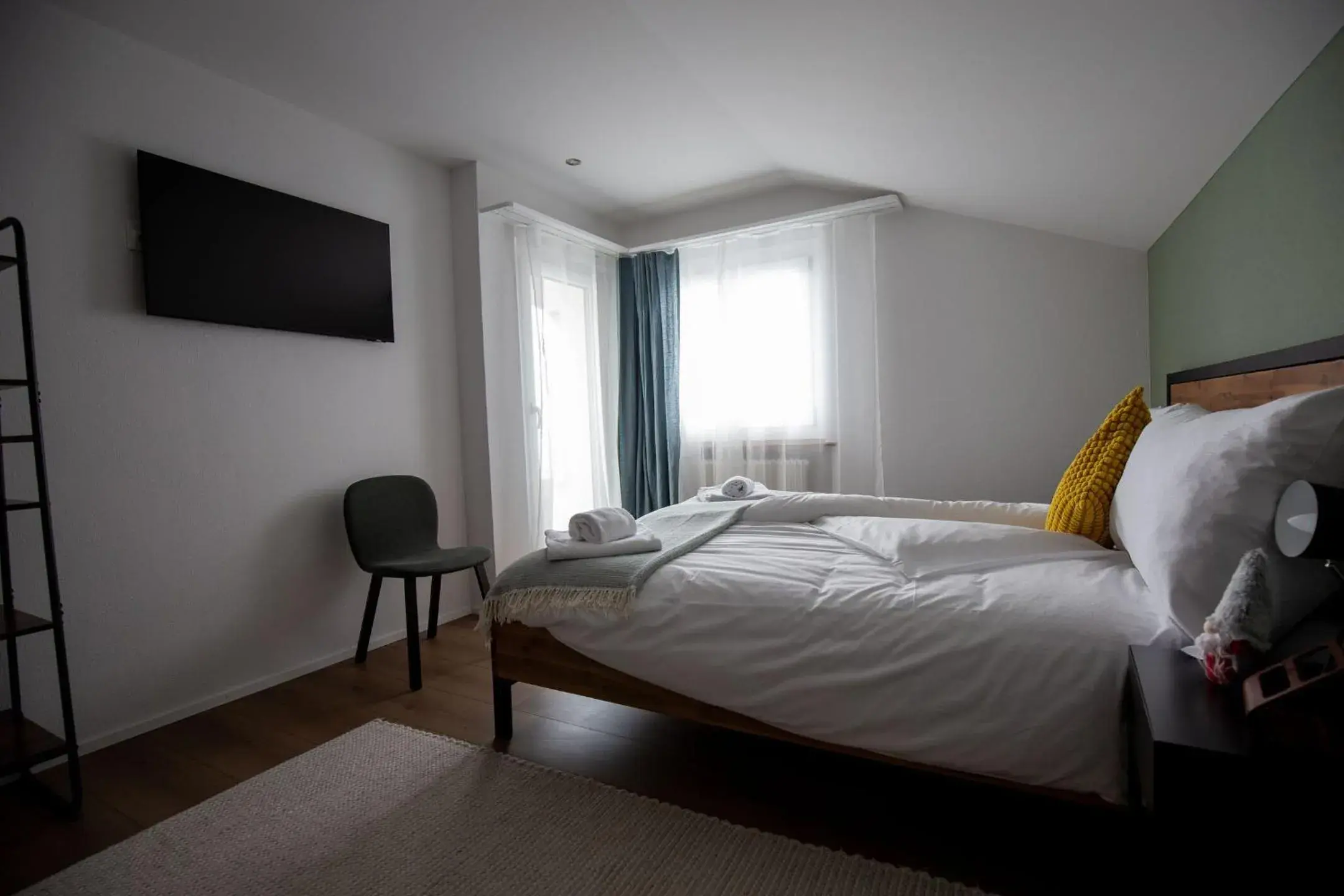 Double Room with Mountain View in Résidence Bellevue - Hôtel et Studios Double Room with Mountain View in Résidence Bellevue - Hôtel et Studios
