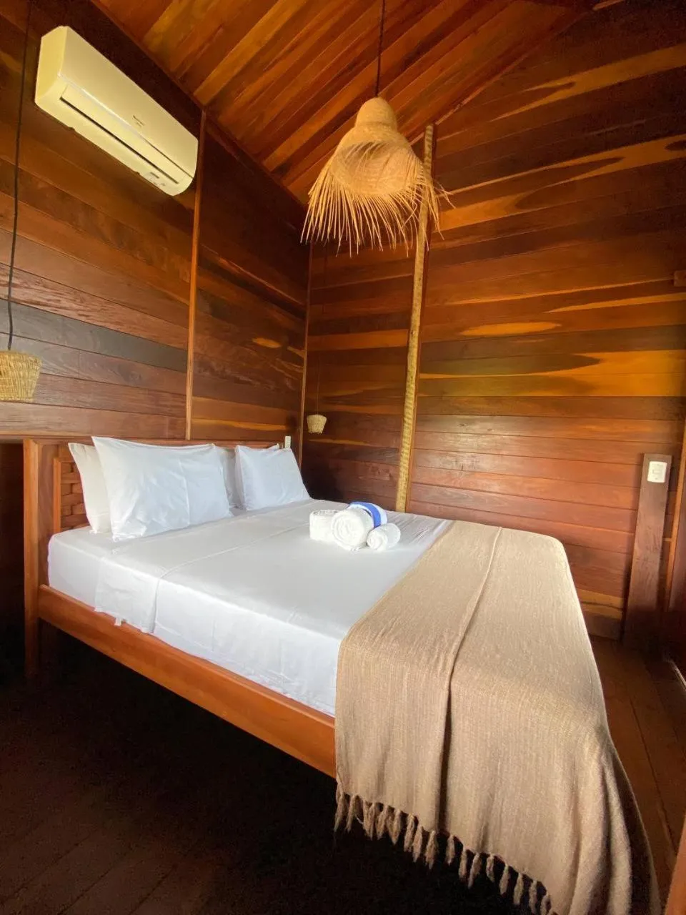 Photo of the whole room, Bed in Villa Caravelas Praia de Moitas