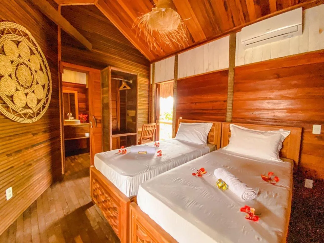 Photo of the whole room, Bed in Villa Caravelas Praia de Moitas