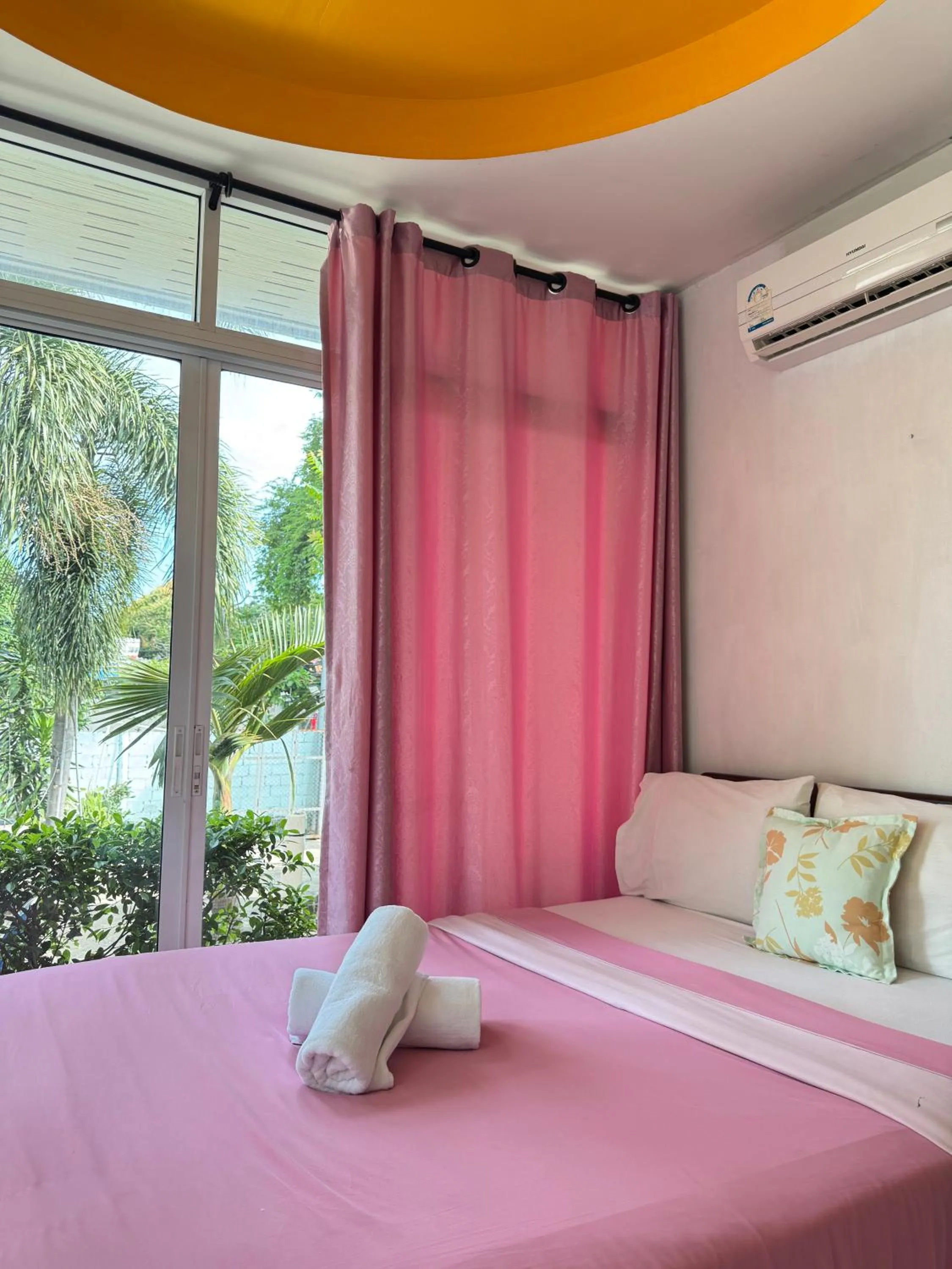 Bed in Rang Noknoy Resort at Kohlarn