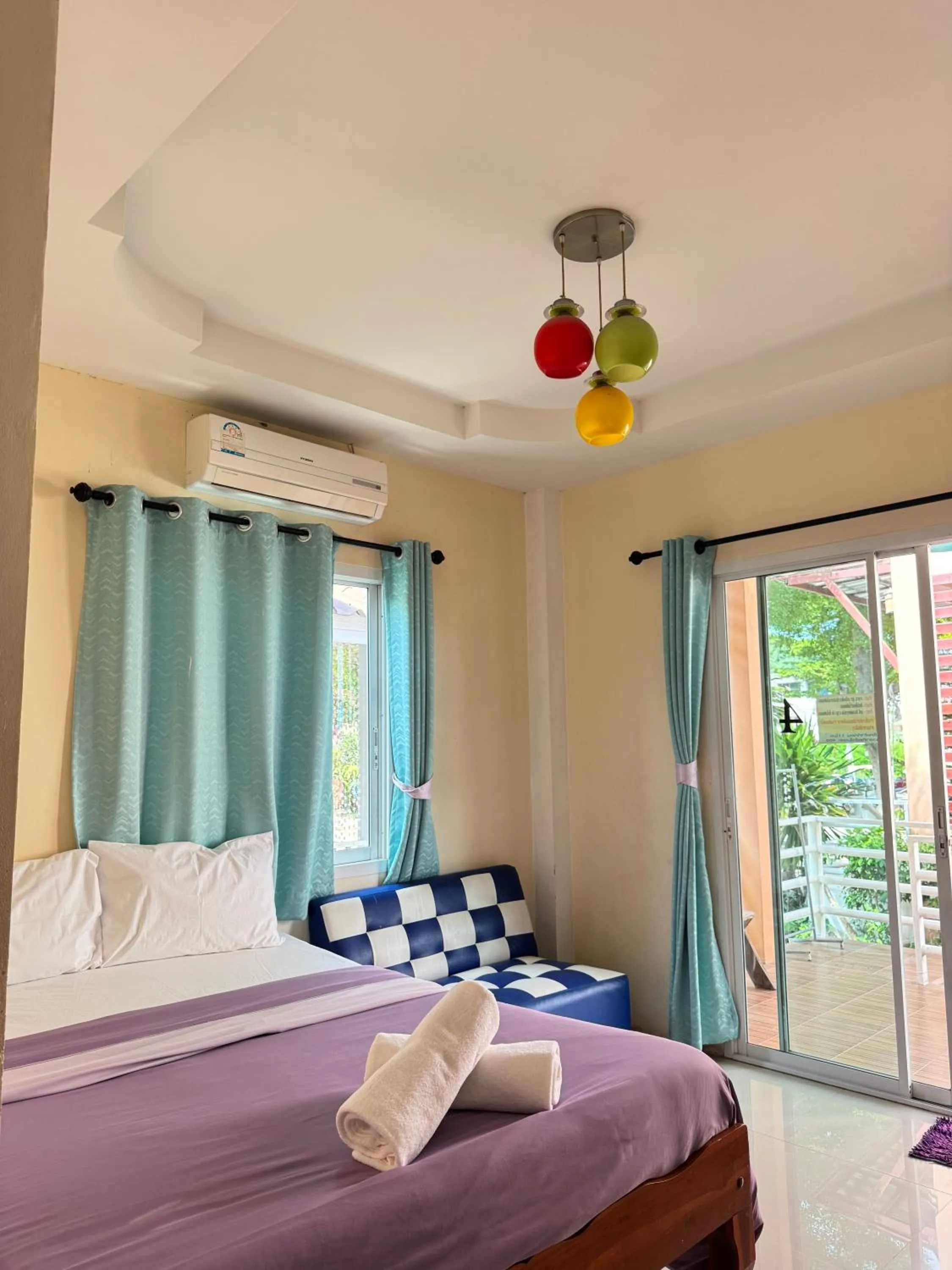 Bed in Rang Noknoy Resort at Kohlarn