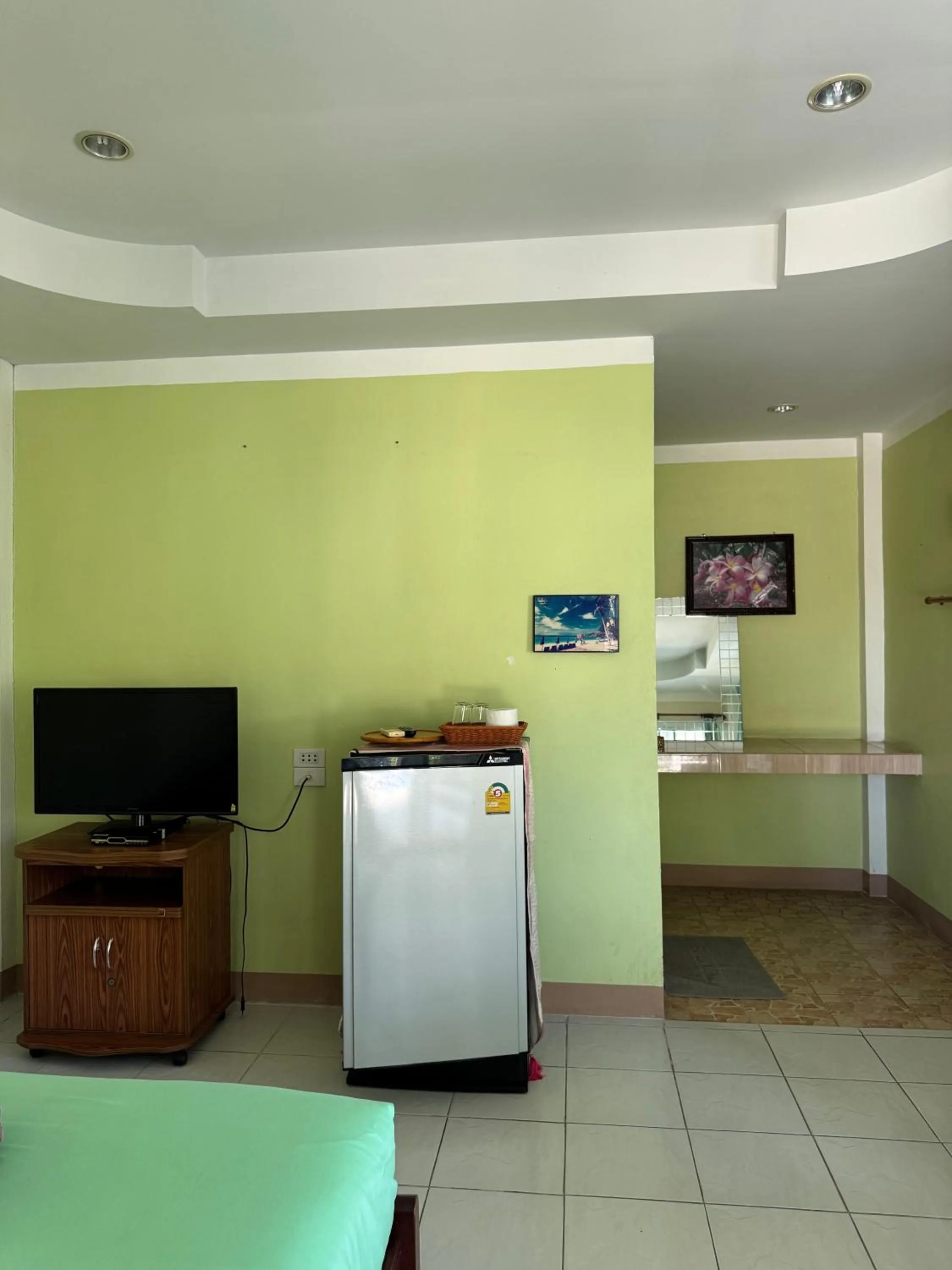 TV and multimedia in Rang Noknoy Resort at Kohlarn