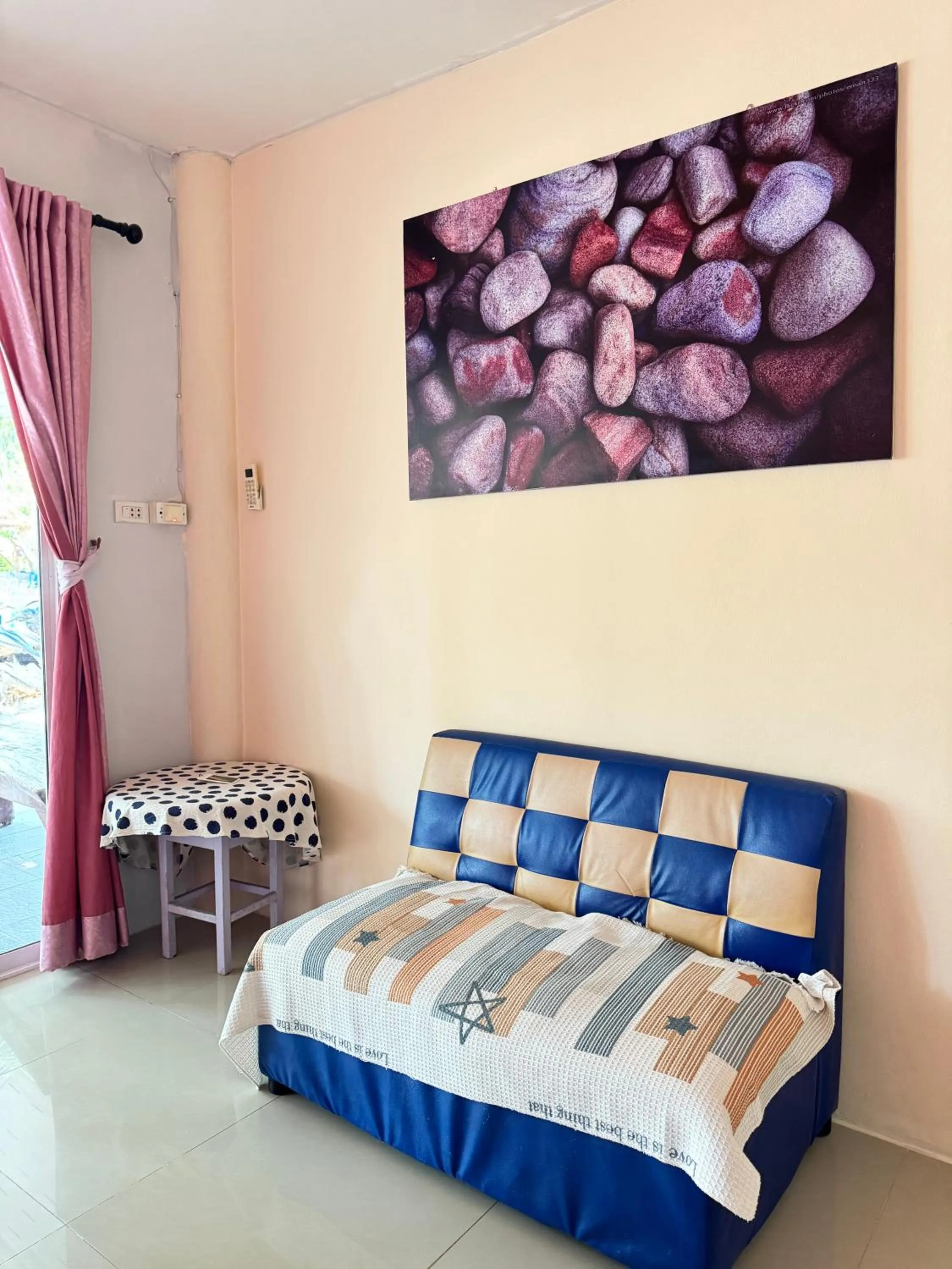 Seating area, Bed in Rang Noknoy Resort at Kohlarn