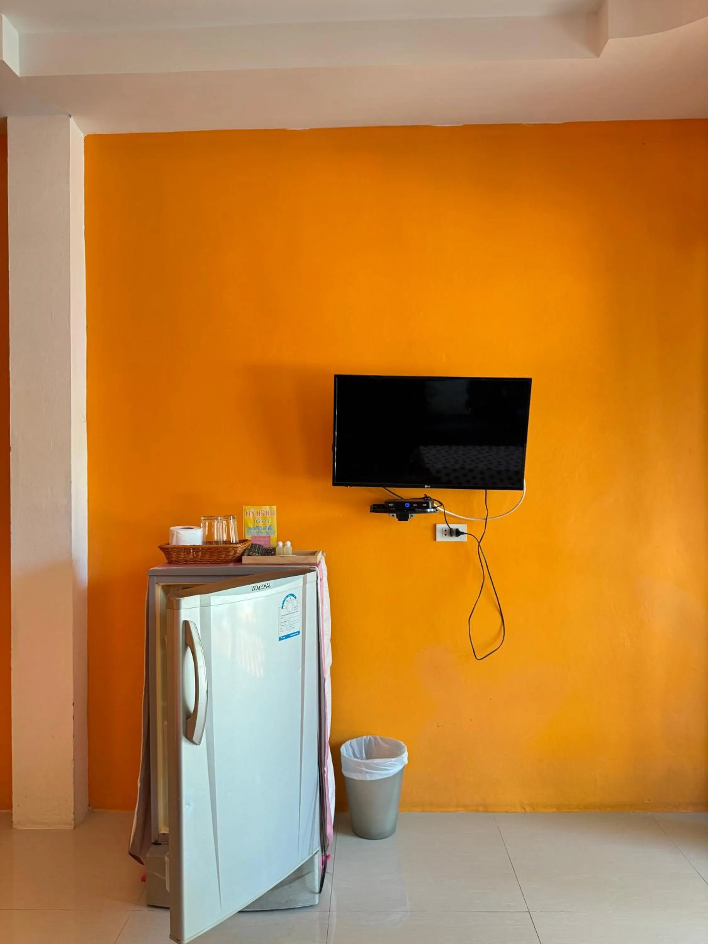 TV and multimedia in Rang Noknoy Resort at Kohlarn