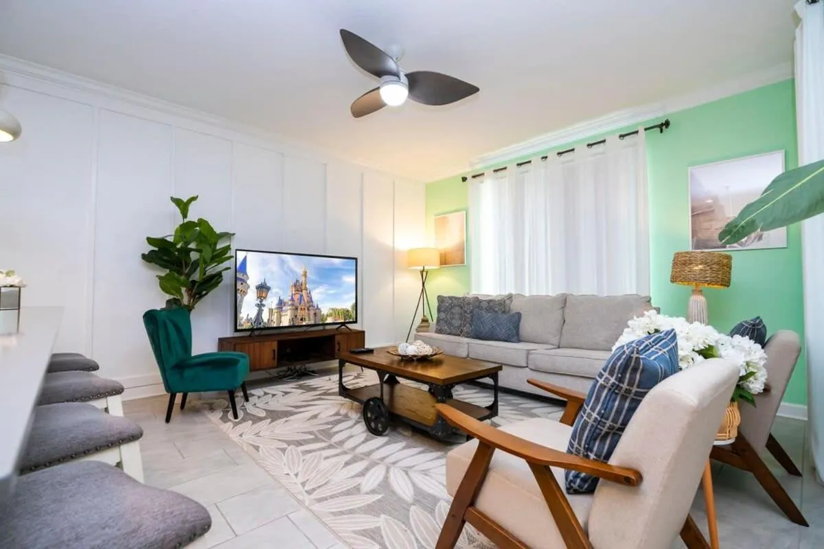 Vibrant Themed Home Prime Location