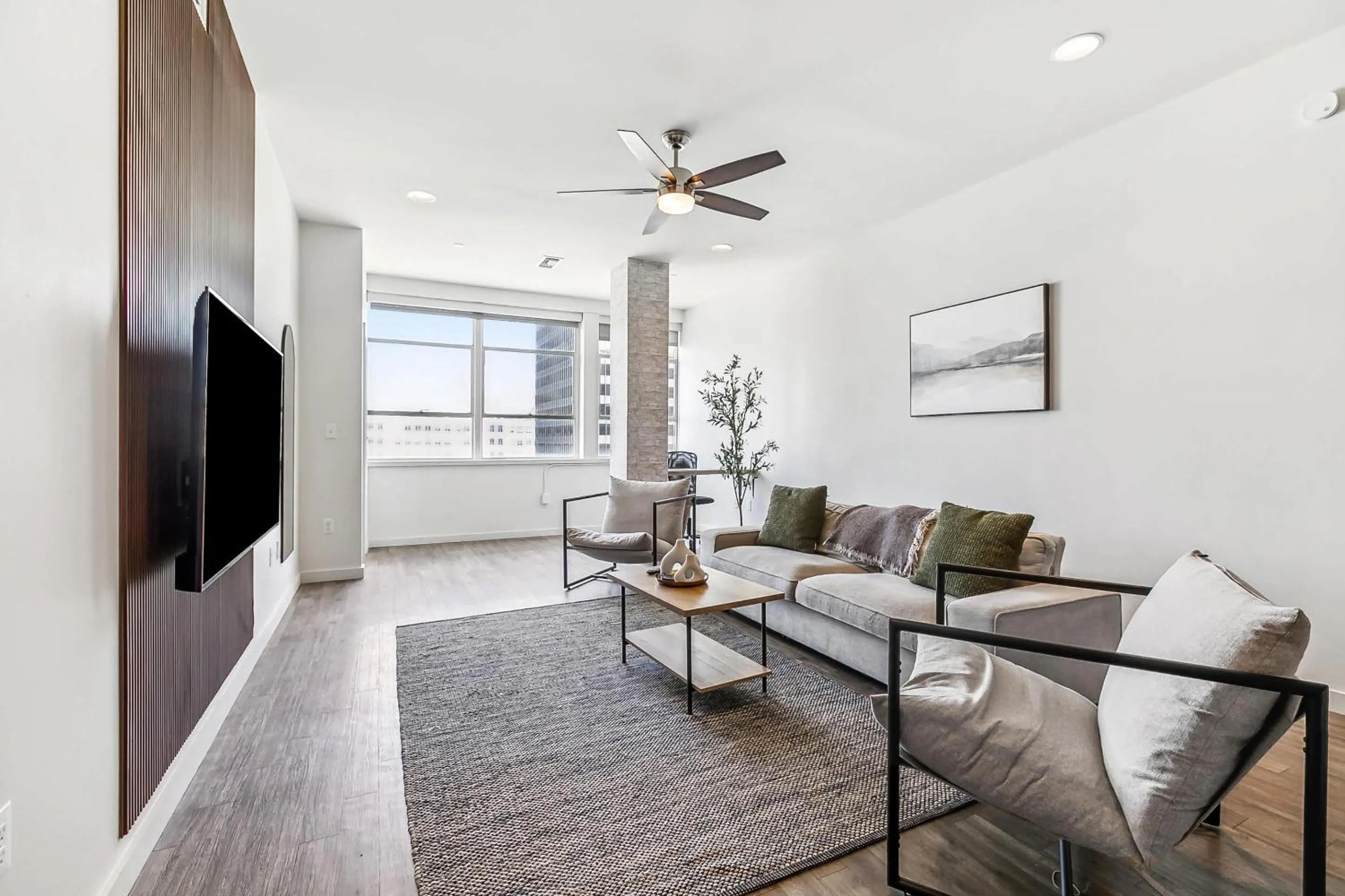 Entire High-Rise Apartment - 2BD
