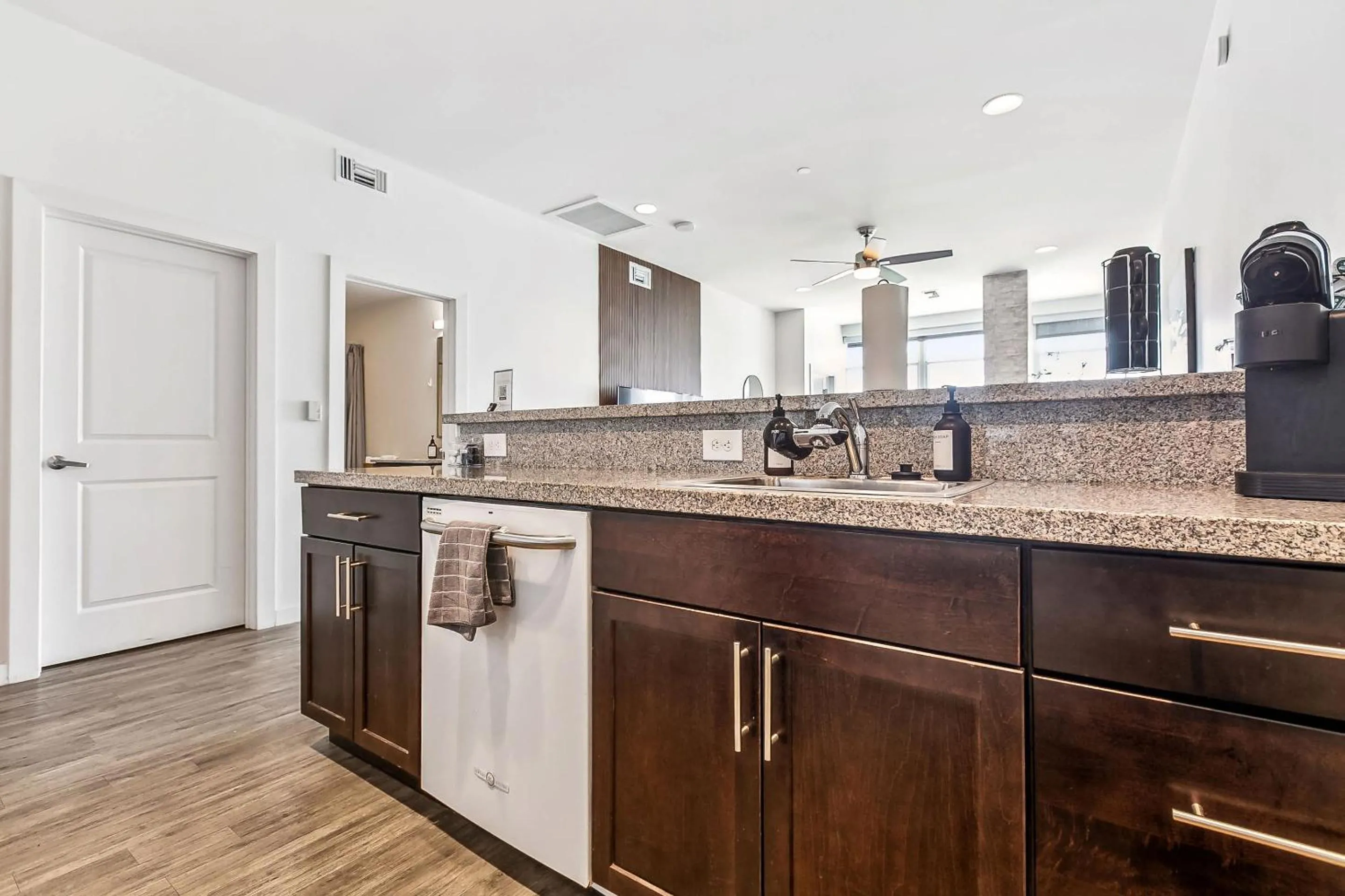 Entire High-Rise Apartment - 2BD