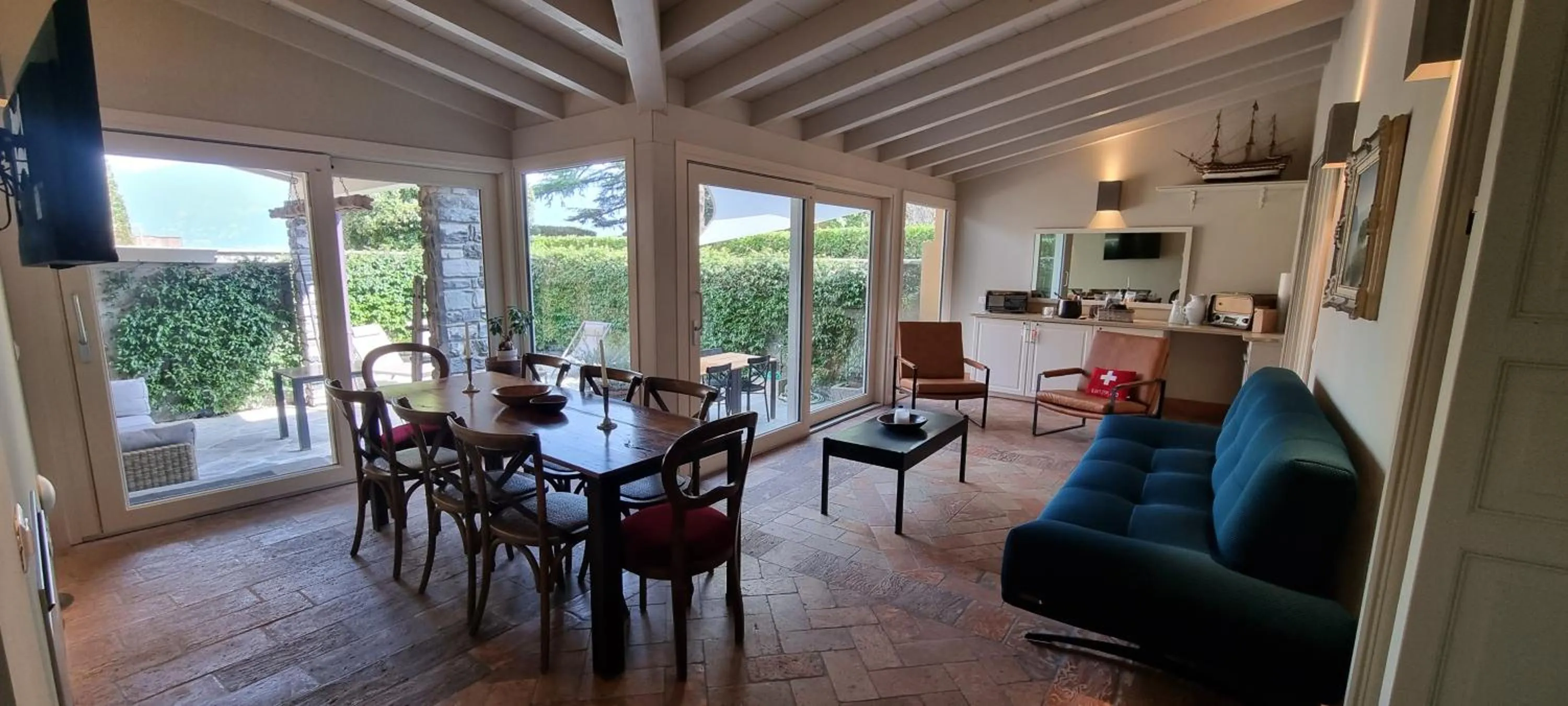 Photo of the whole room in Balbianino