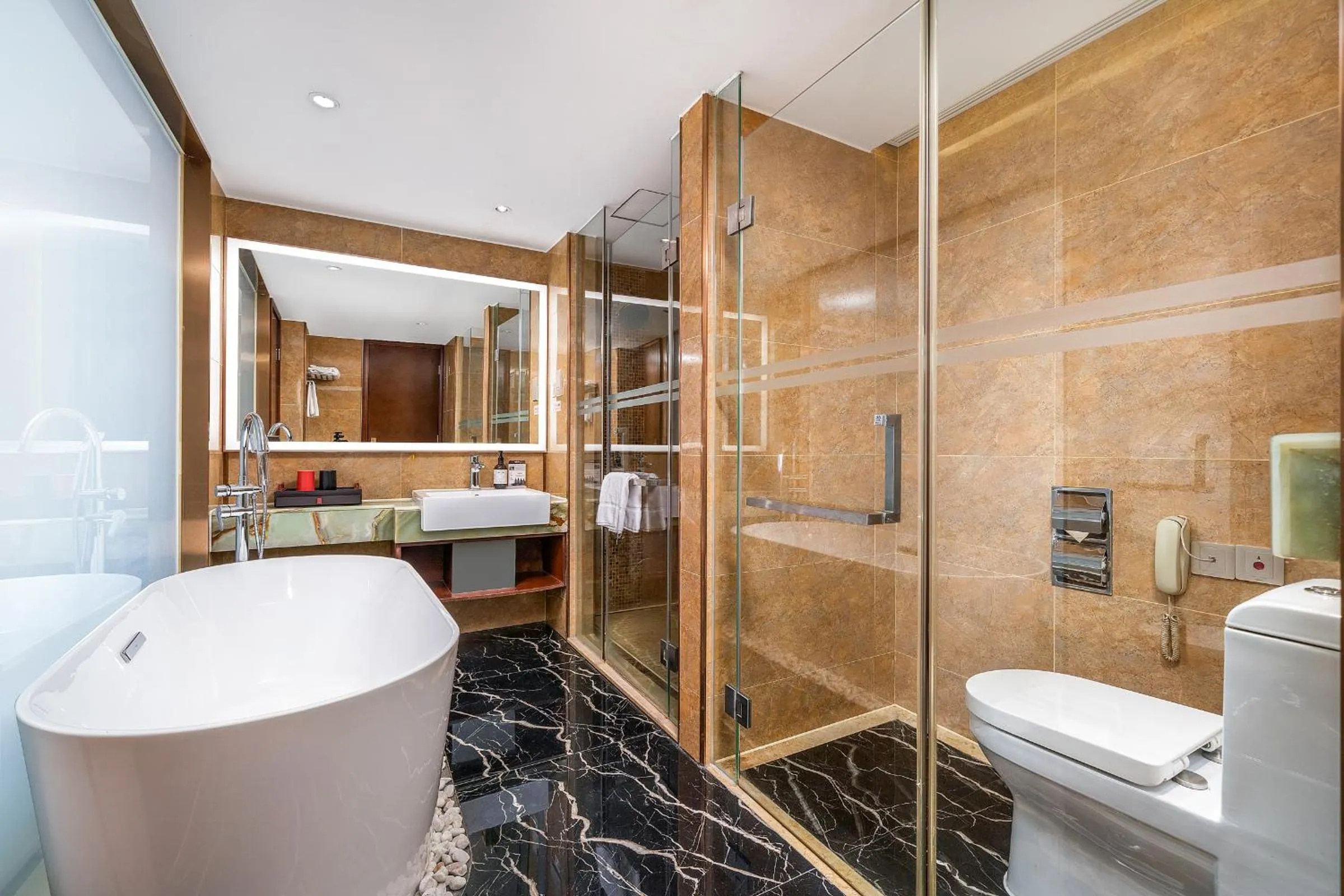 Toilet in Echeng Hotel Guangzhou Zhujiang New Town