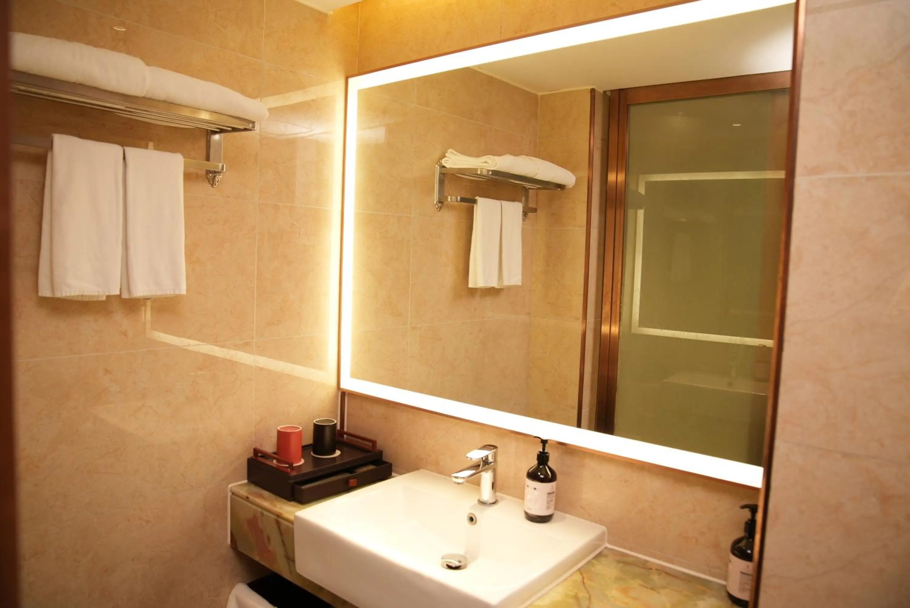 Toilet in Echeng Hotel Guangzhou Zhujiang New Town