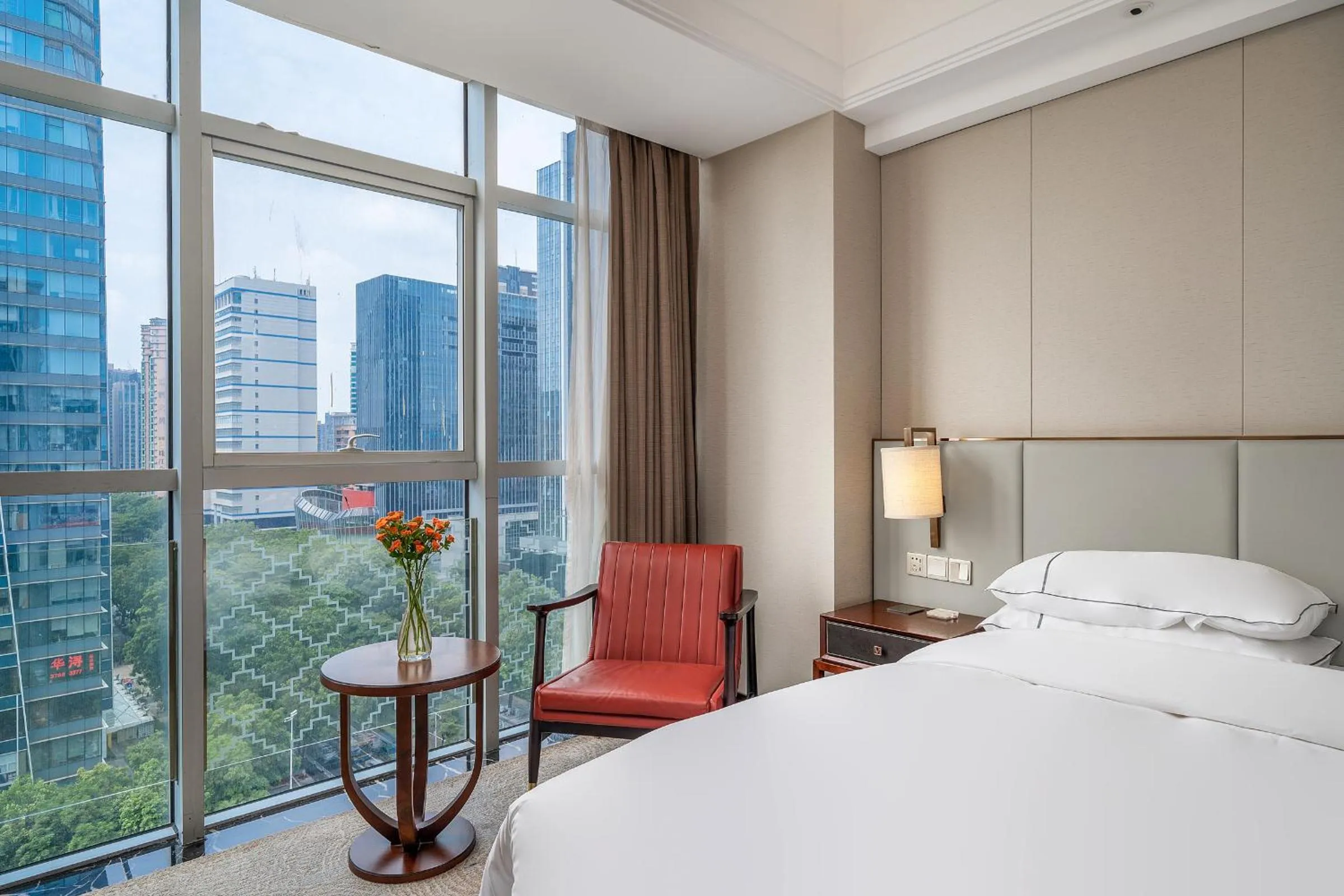 Seating area, Bed in Echeng Hotel Guangzhou Zhujiang New Town