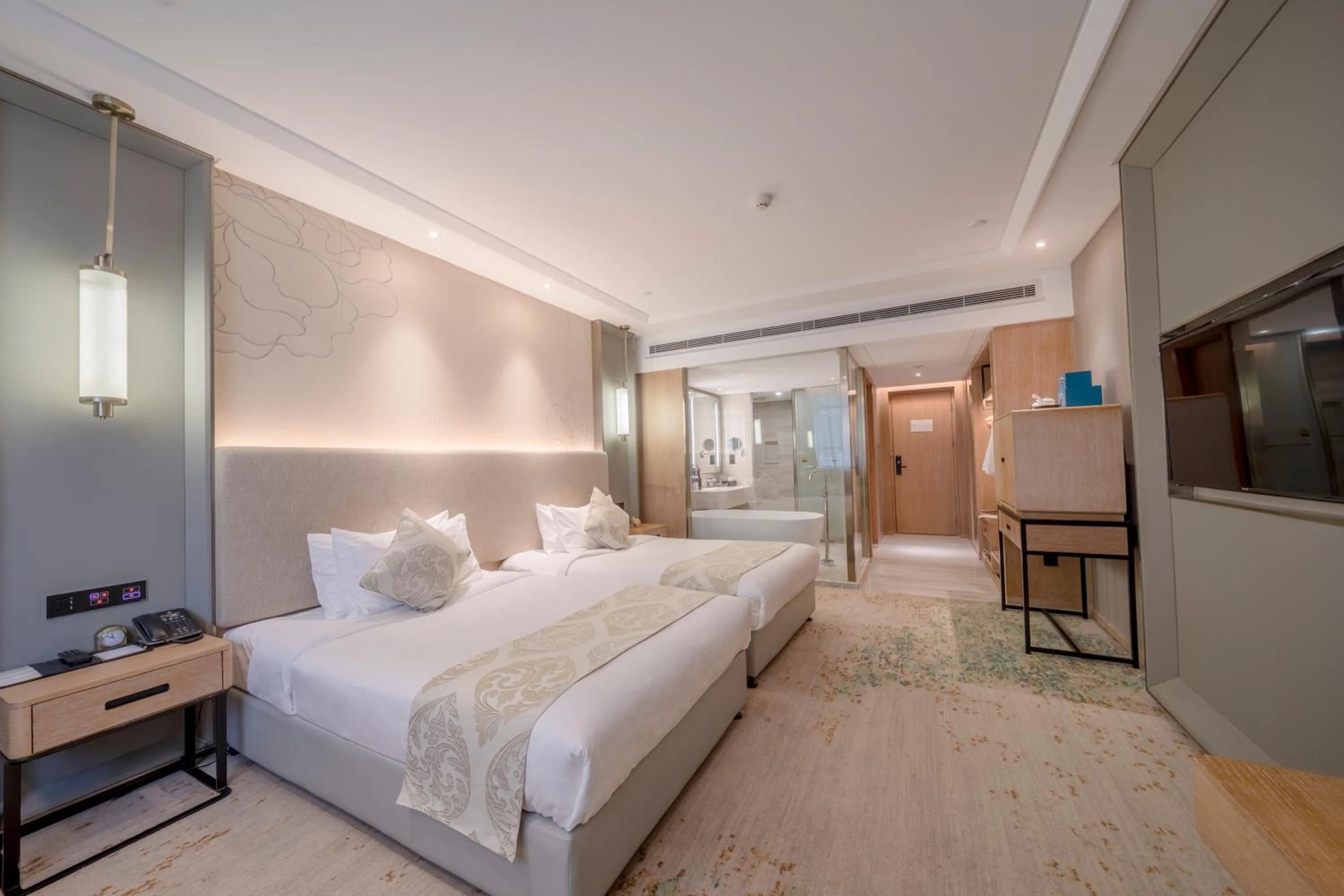 Photo of the whole room, Bed in Wuhan Hongguang Hotel