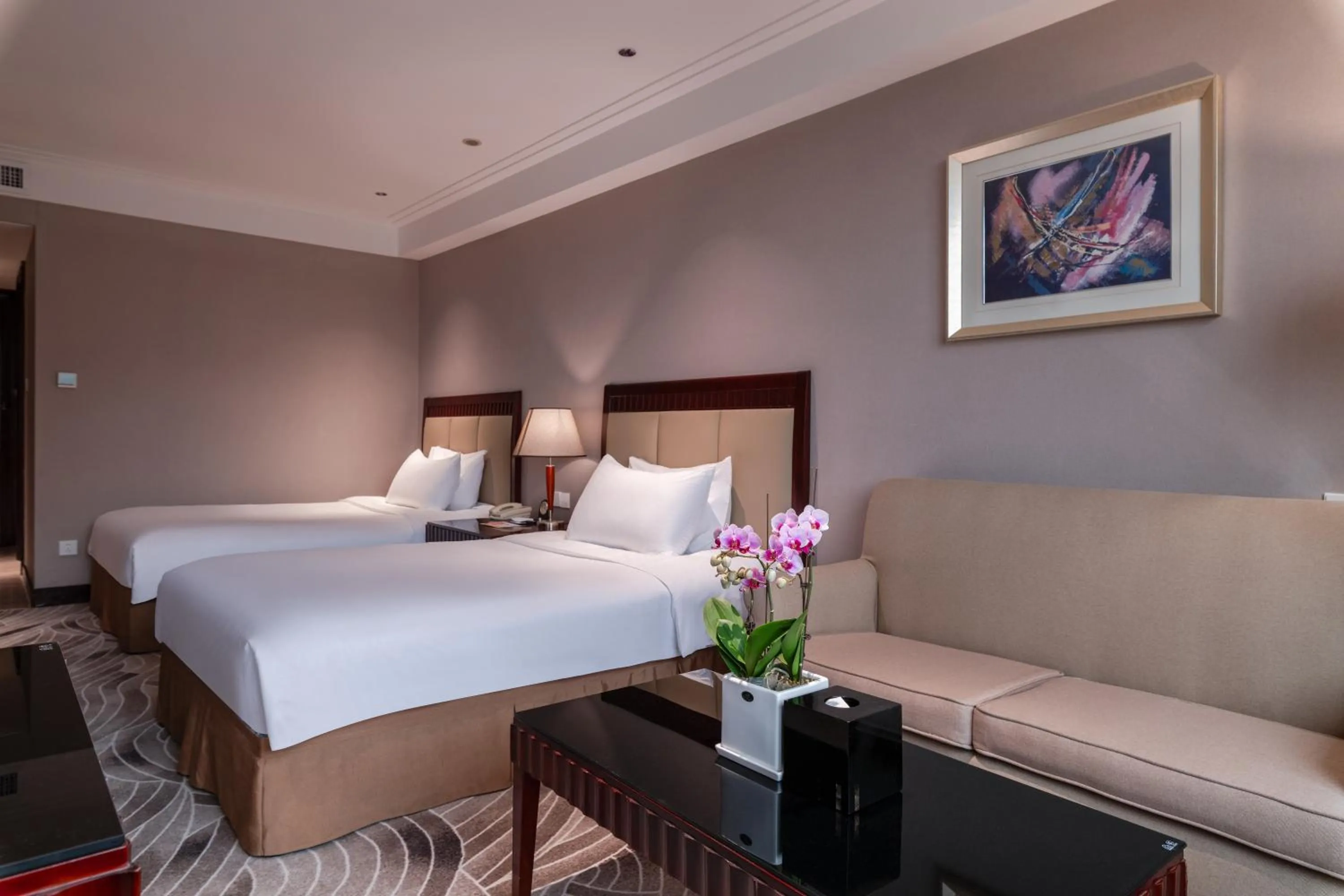 Bed in Wuhan Hongguang Hotel