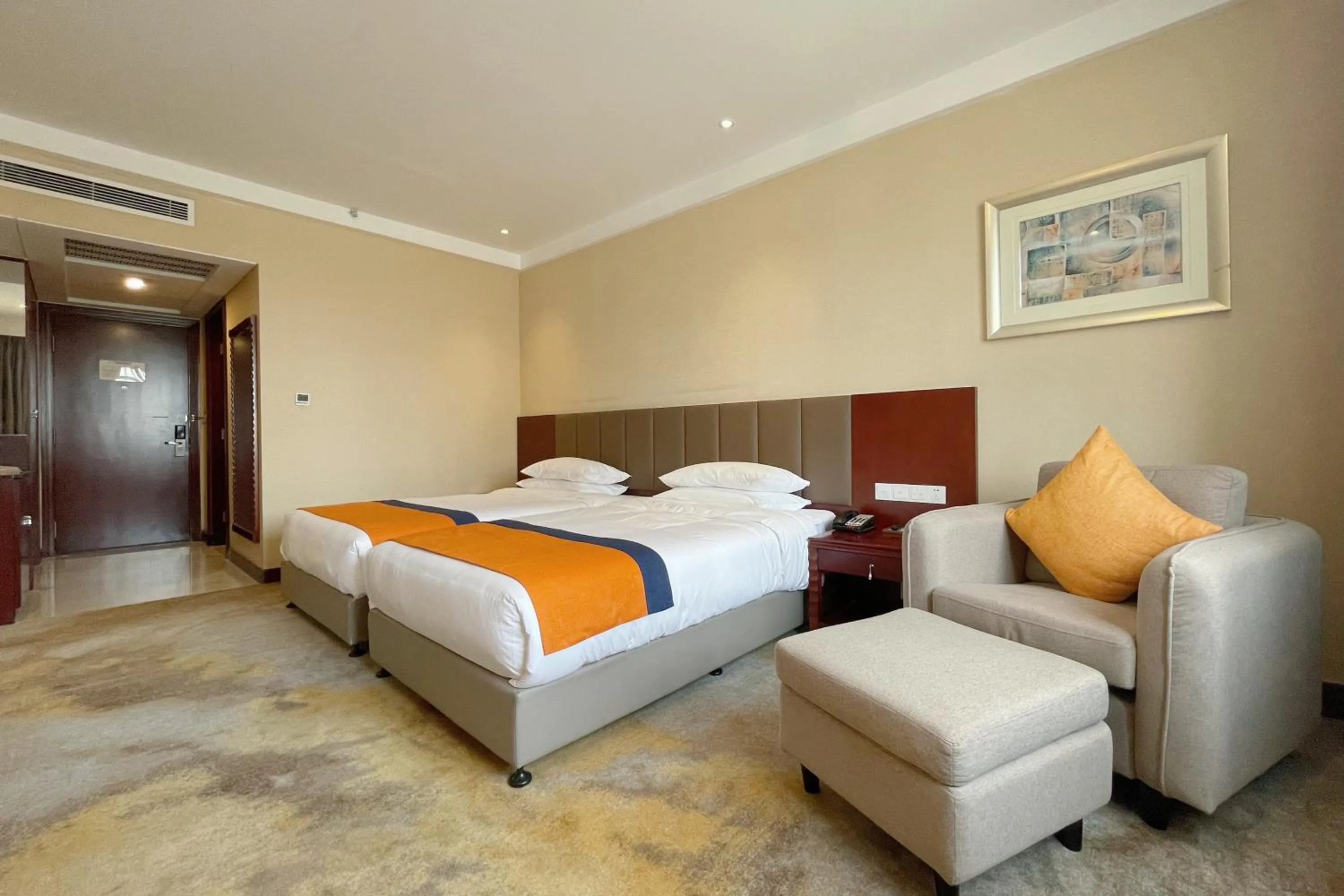 Photo of the whole room, Bed in Wuhan Hongguang Hotel