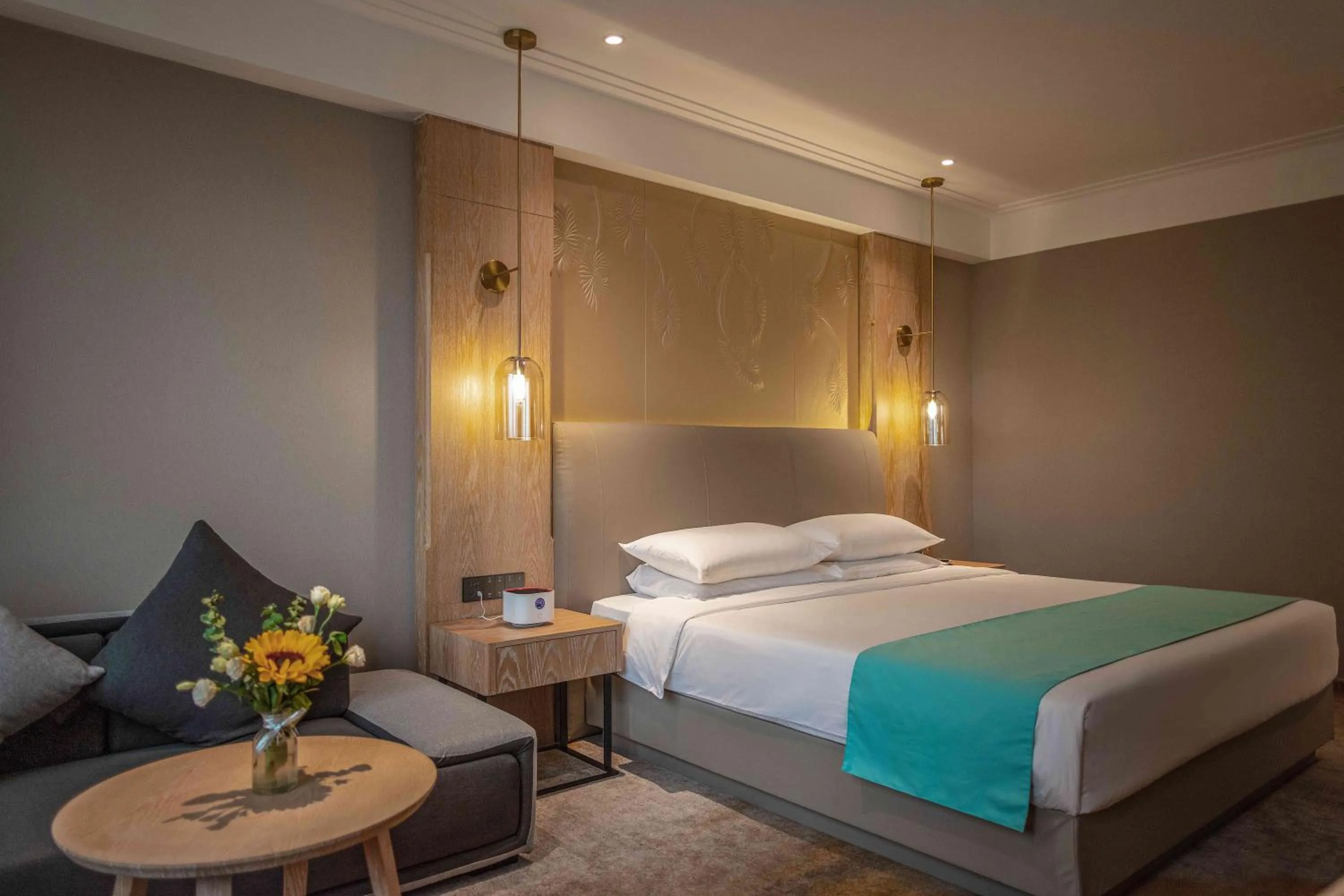 Bed in Wuhan Hongguang Hotel