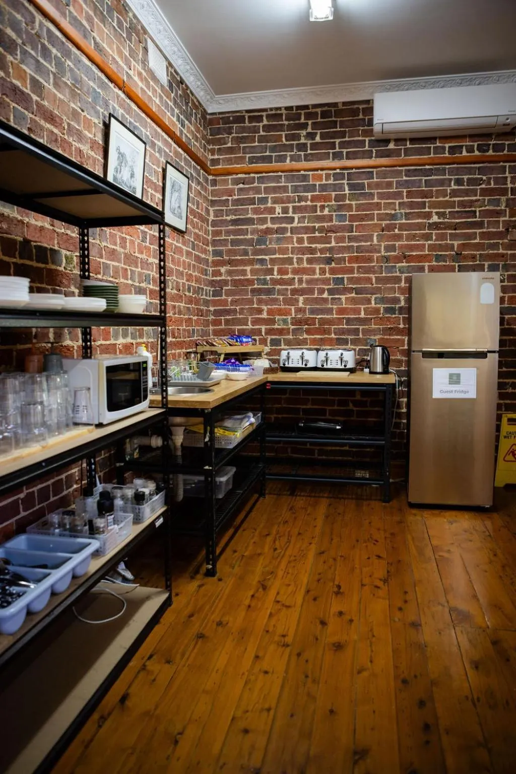 Kitchen or kitchenette in THE FED AND BED TEMORA