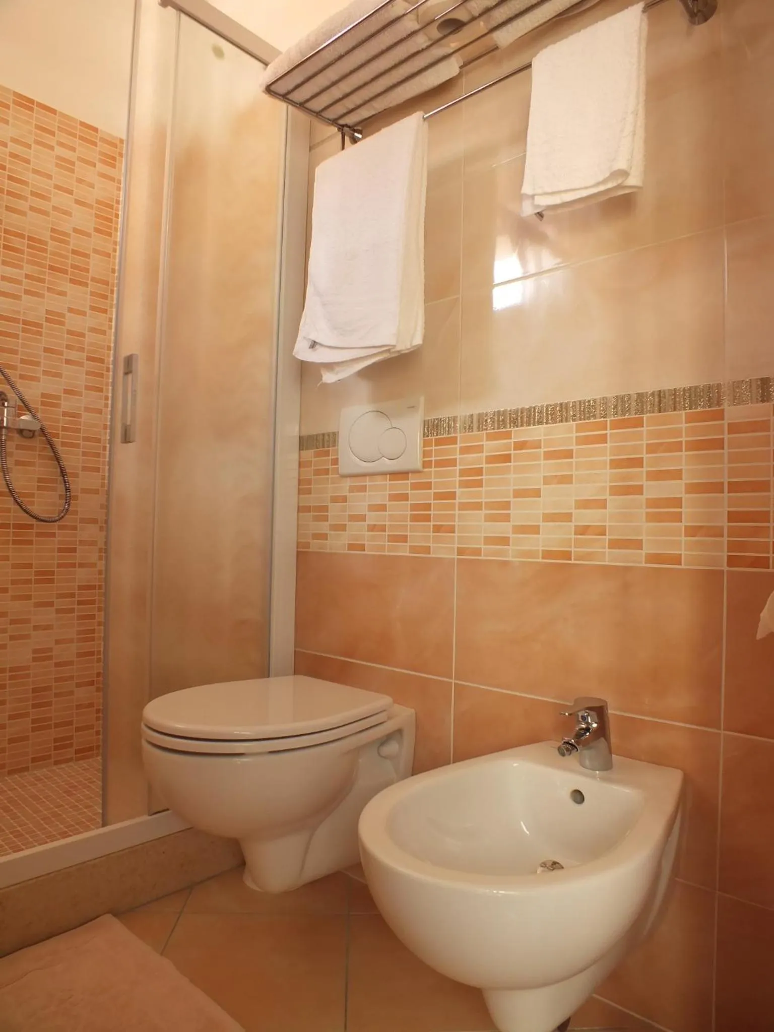 Bathroom in Hotel Luana