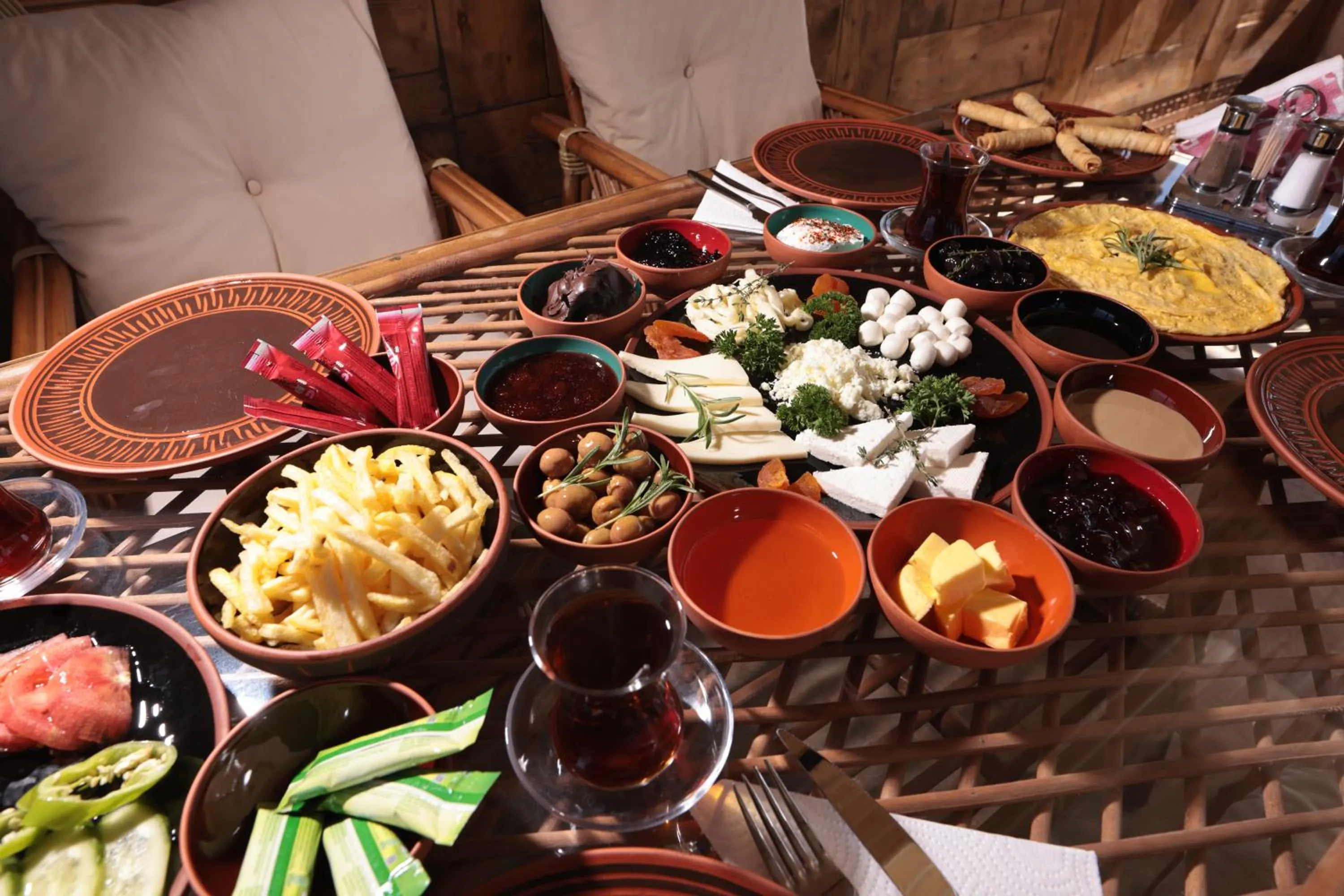 Food and drinks in Stone Owl Otel & Restaurant