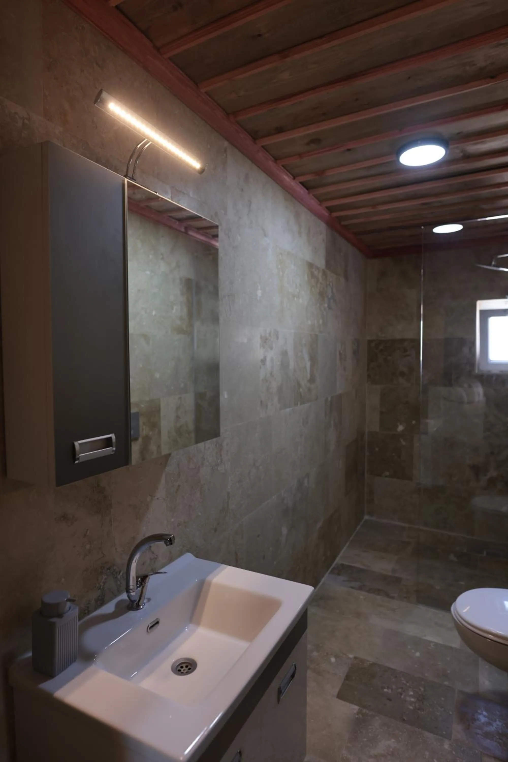 Stone Owl Otel & Restaurant