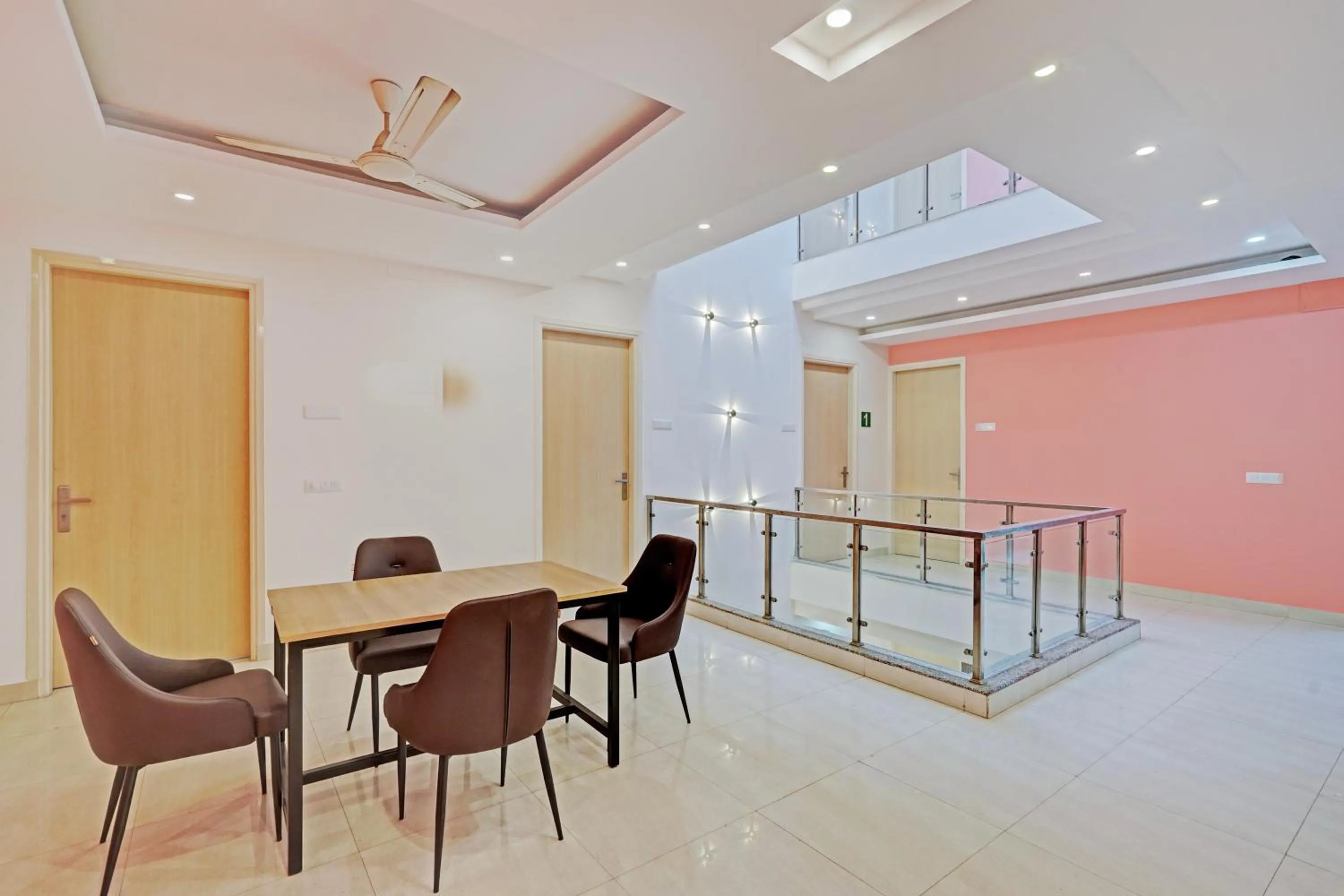 Lobby or reception in The Byke Express Medicity Near Medanta