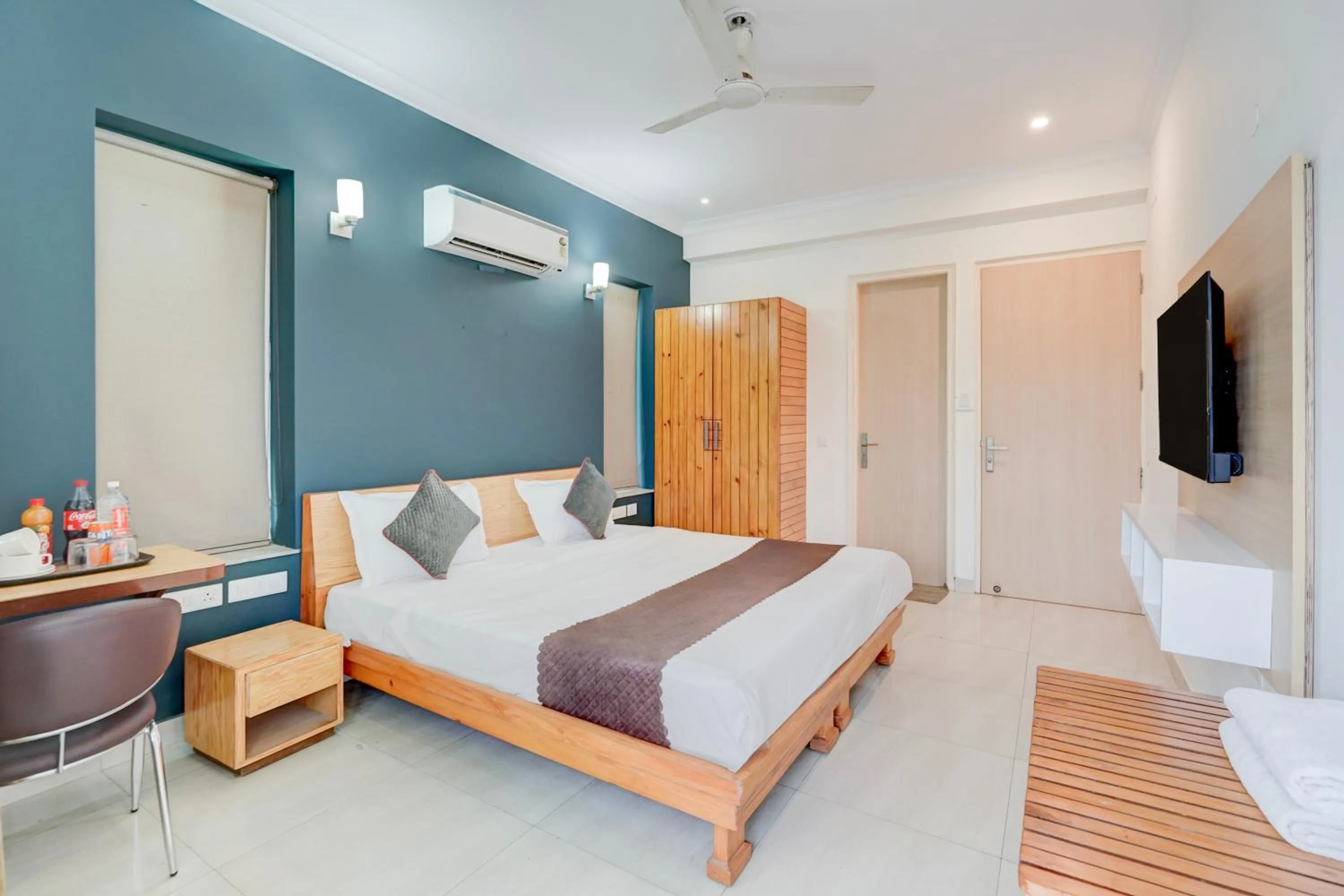 Bed in The Byke Express Medicity Near Medanta