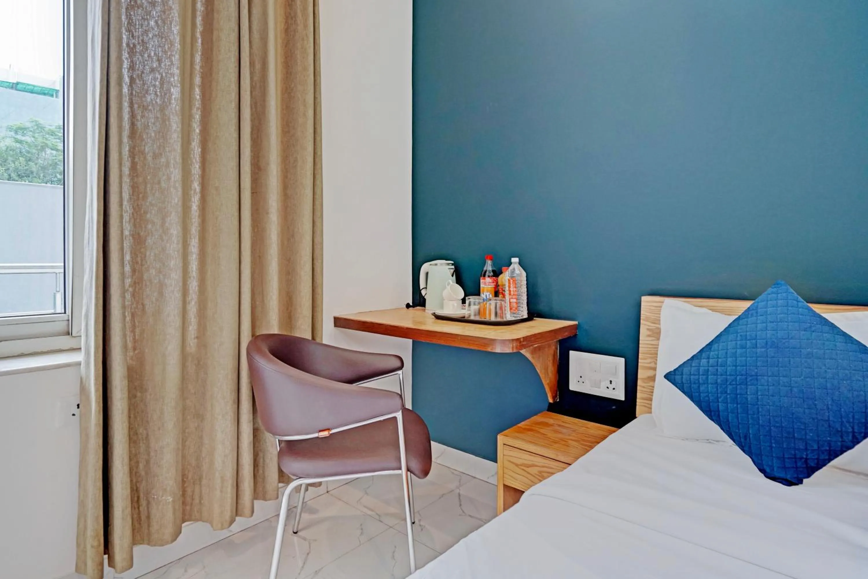 Bed in The Byke Express Medicity Near Medanta