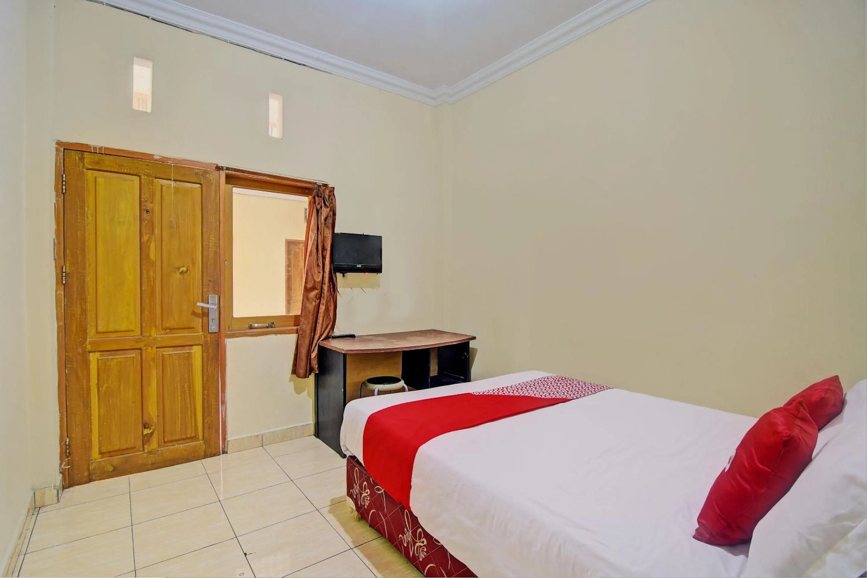 Bedroom, Bed in Hotel O Kost 99