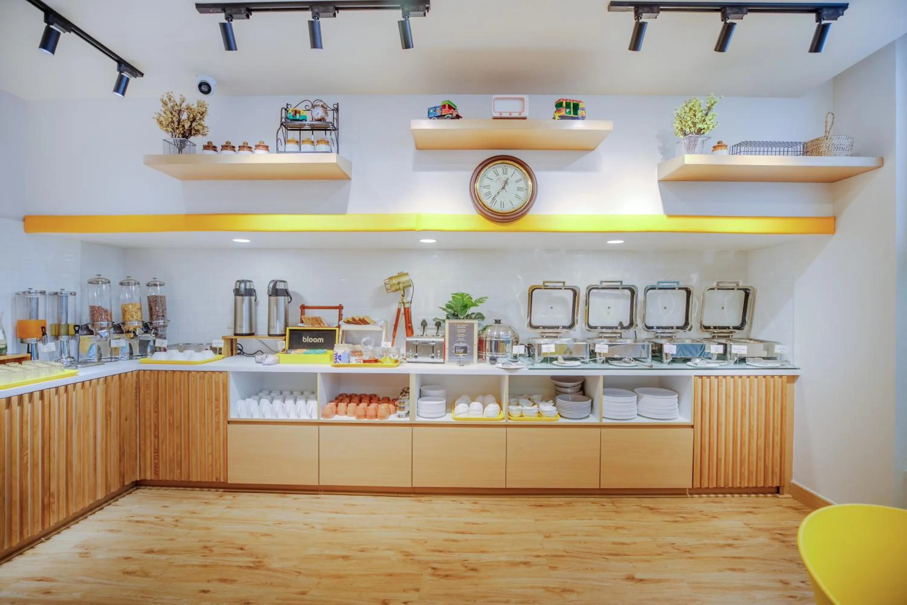 Restaurant/places to eat in Bloom Hotel - HAL Old Airport Rd