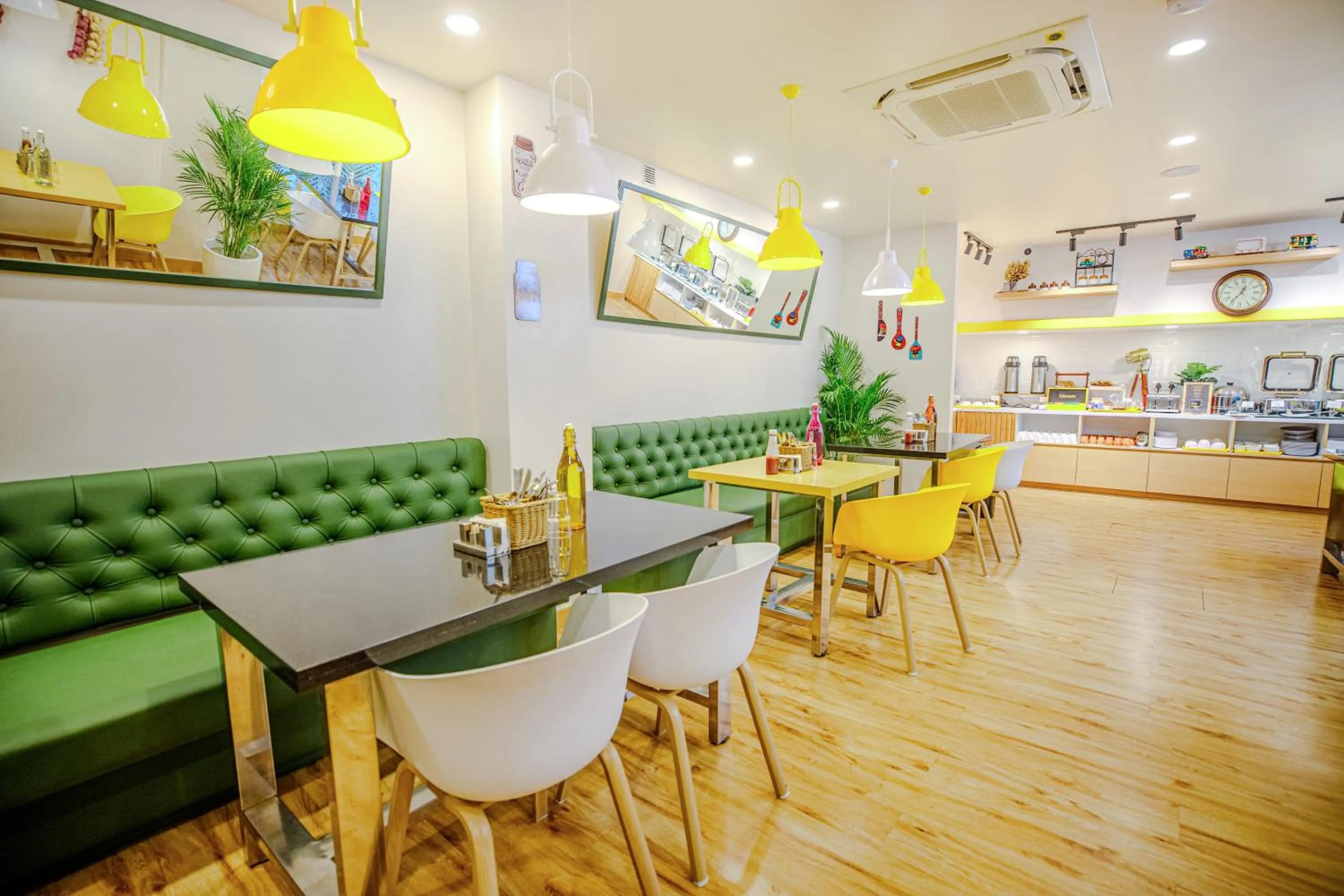 Restaurant/places to eat in Bloom Hotel - HAL Old Airport Rd