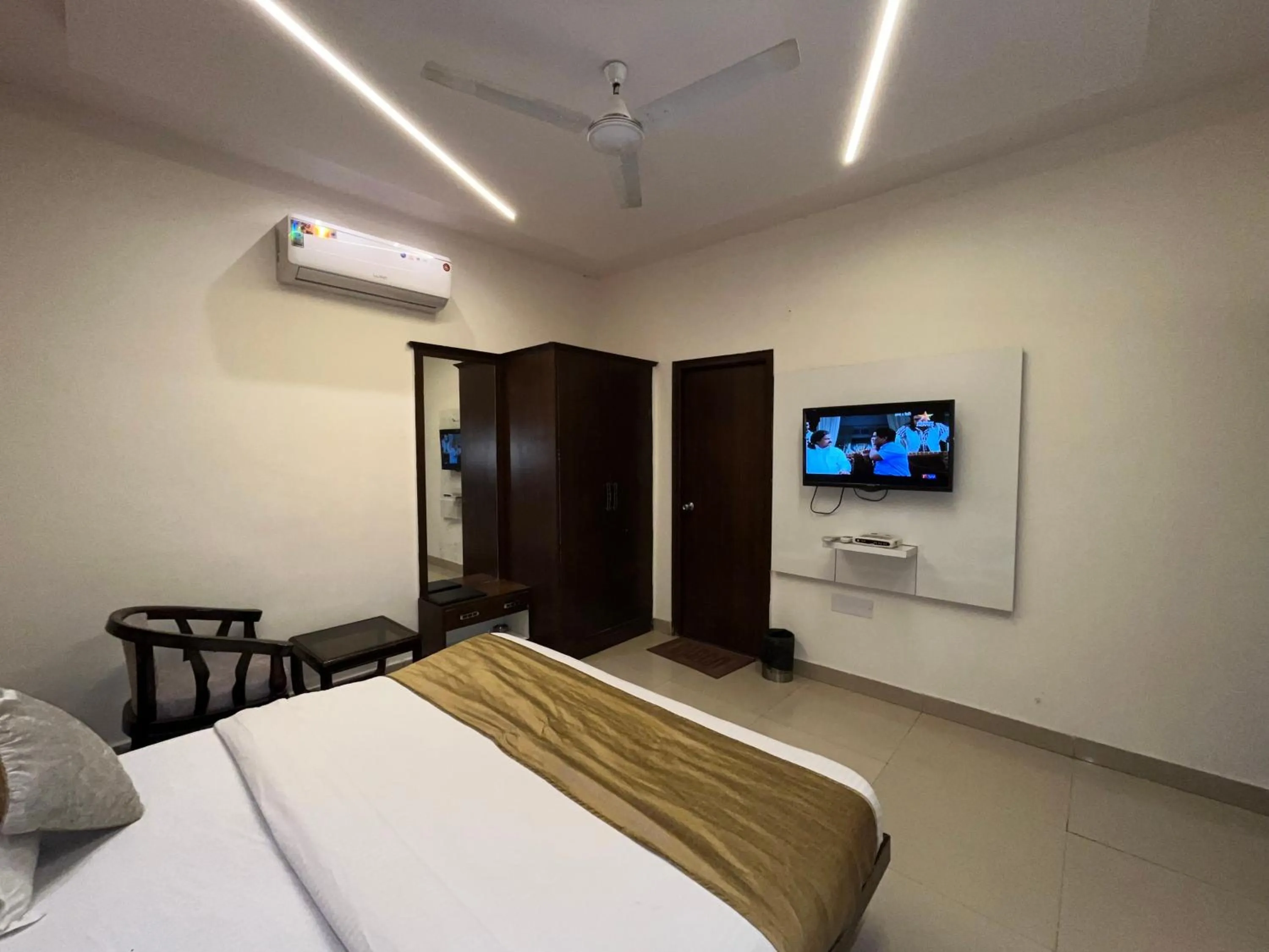 Bed in Hotel The Benz