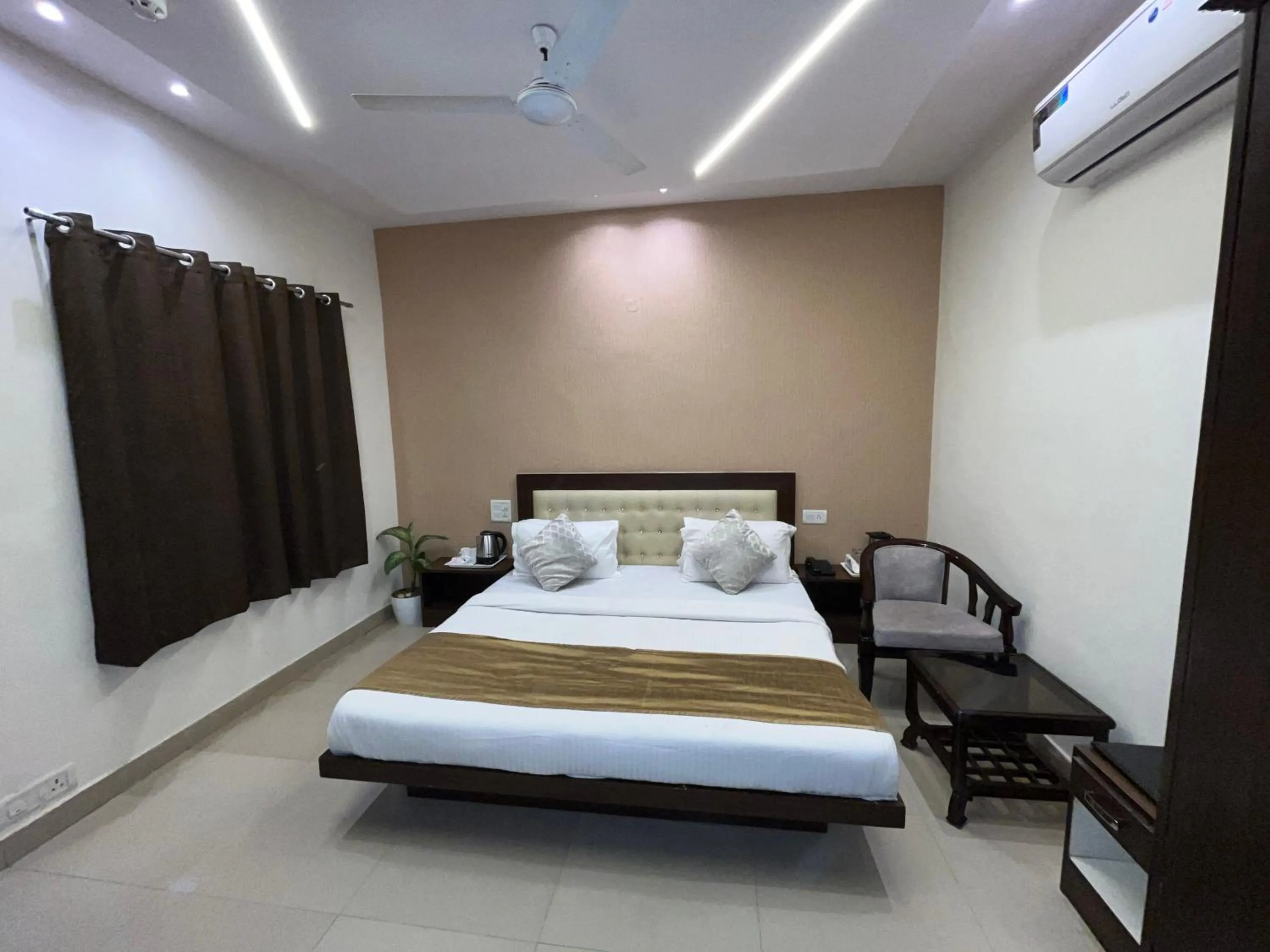 Bed in Hotel The Benz