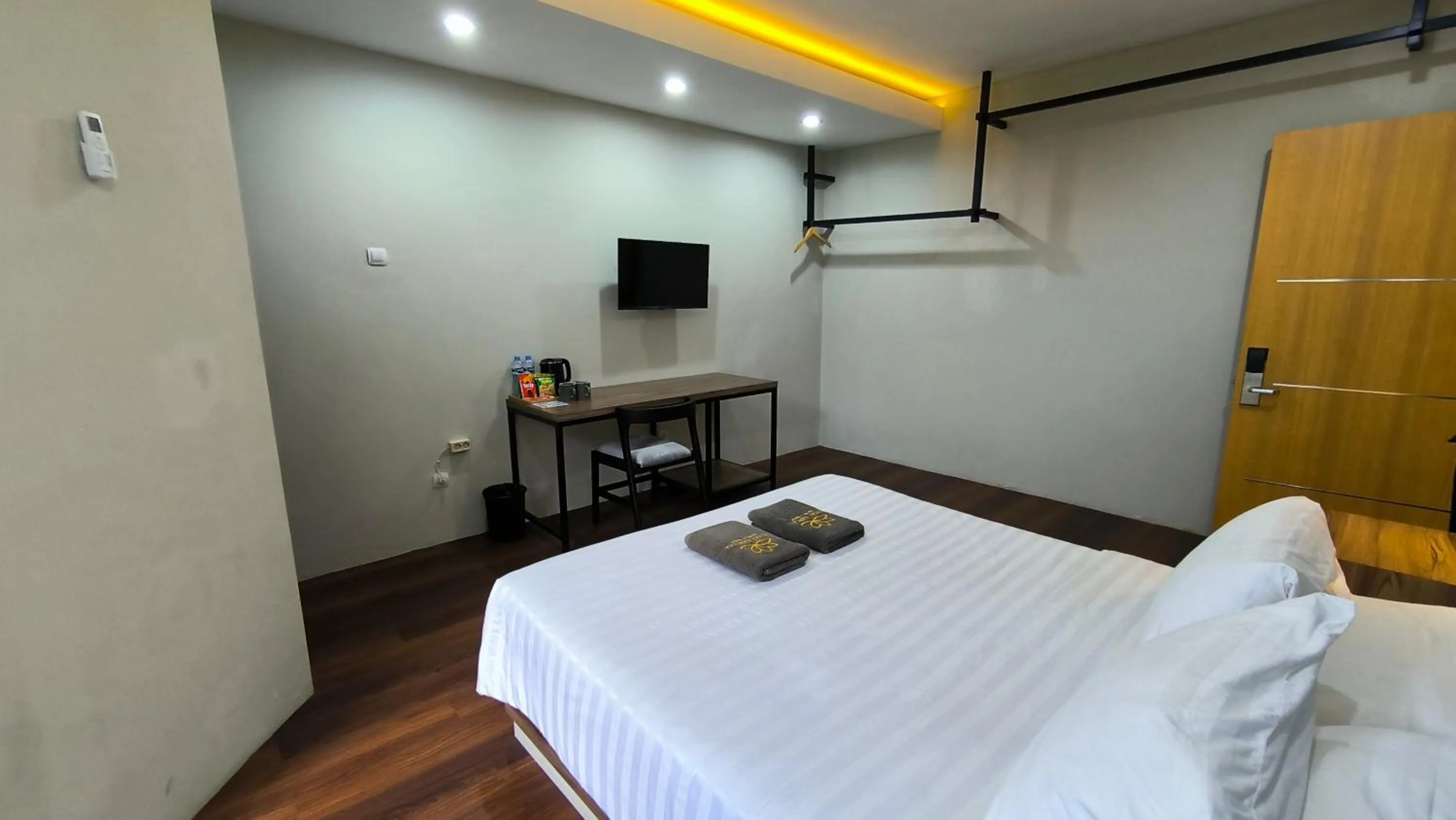 Bed in Royal Kencana Hotel powered by Cocotel